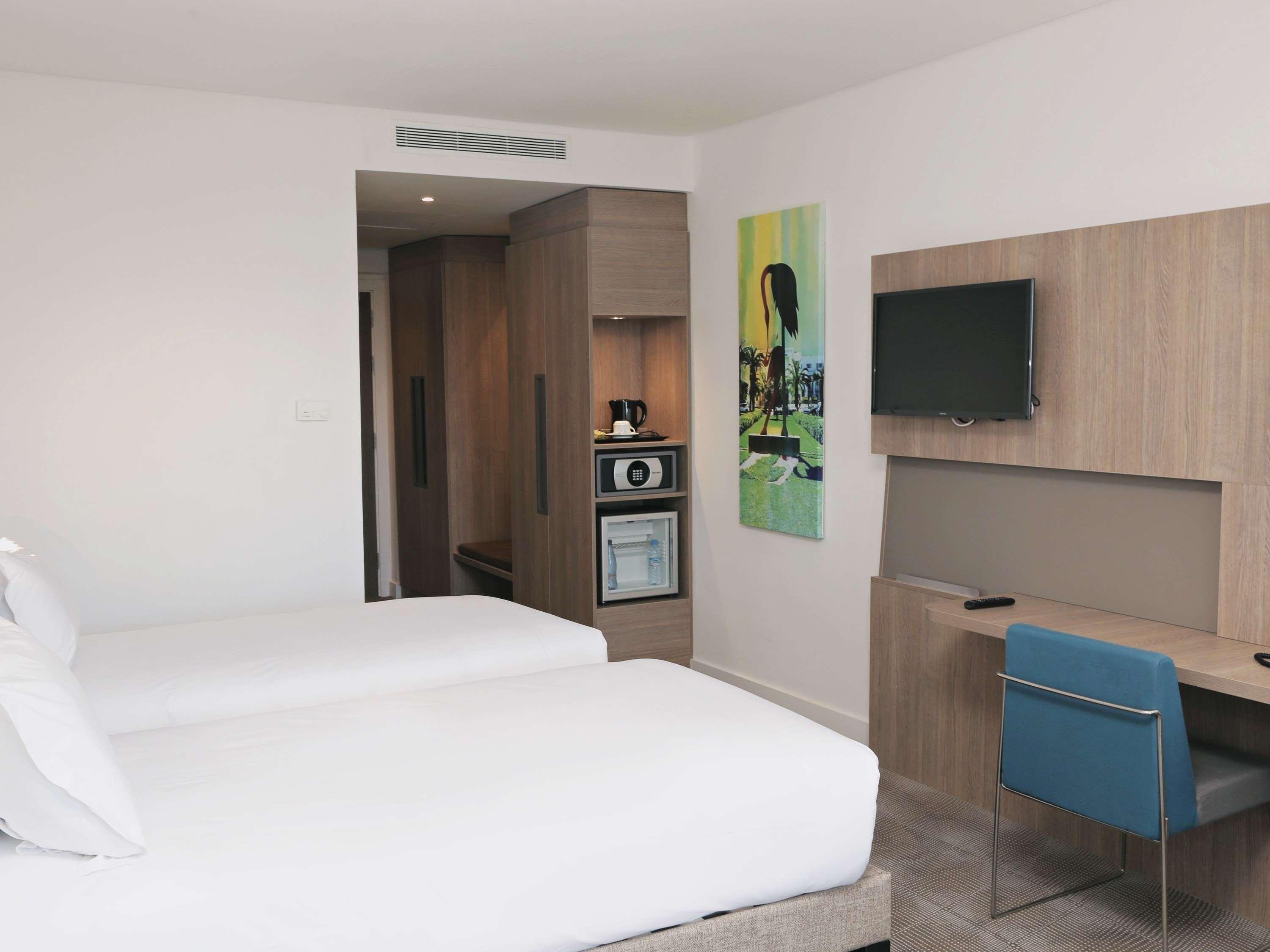 Twin Superior with Views