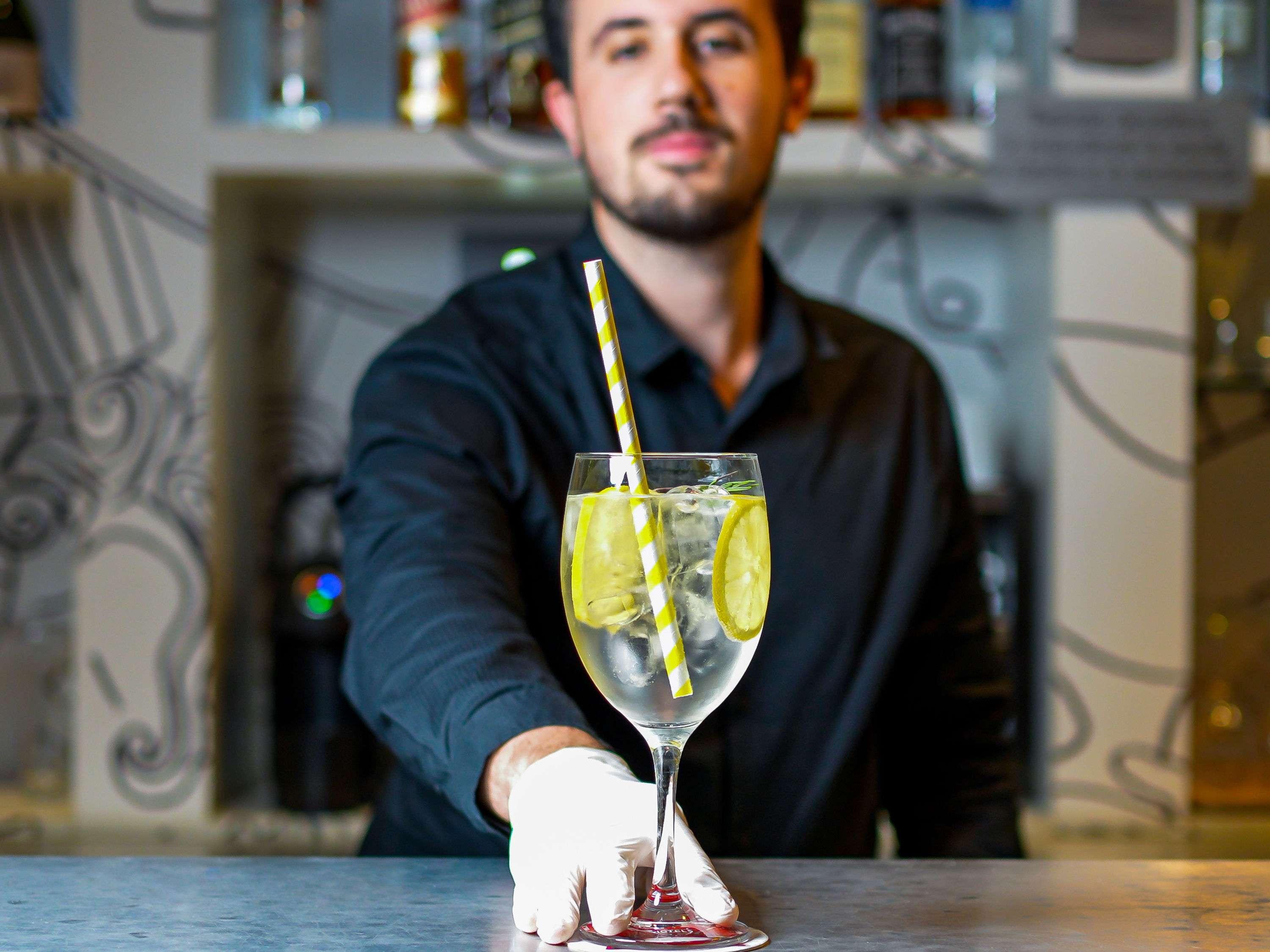 Bar