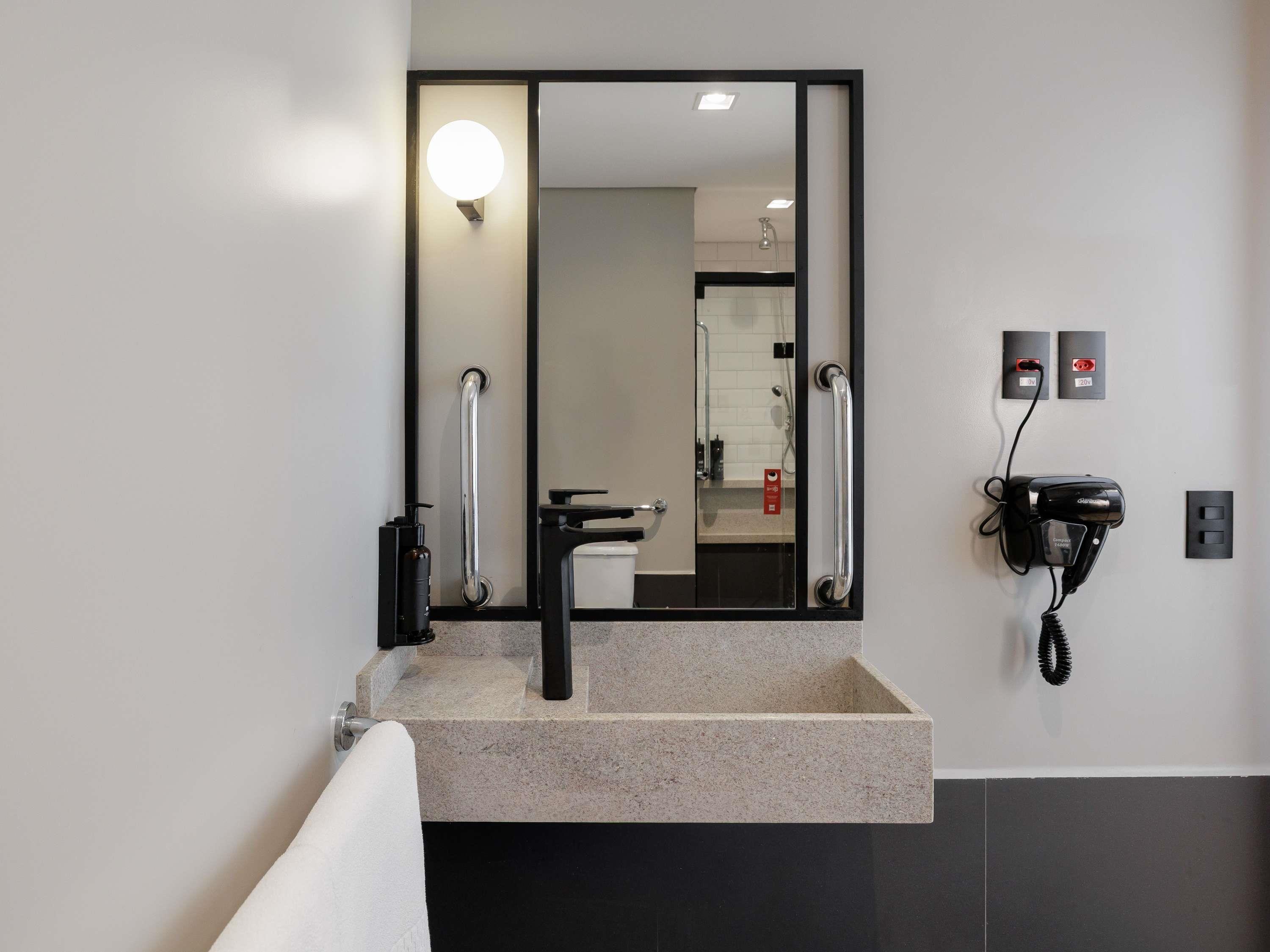 Double Accessible