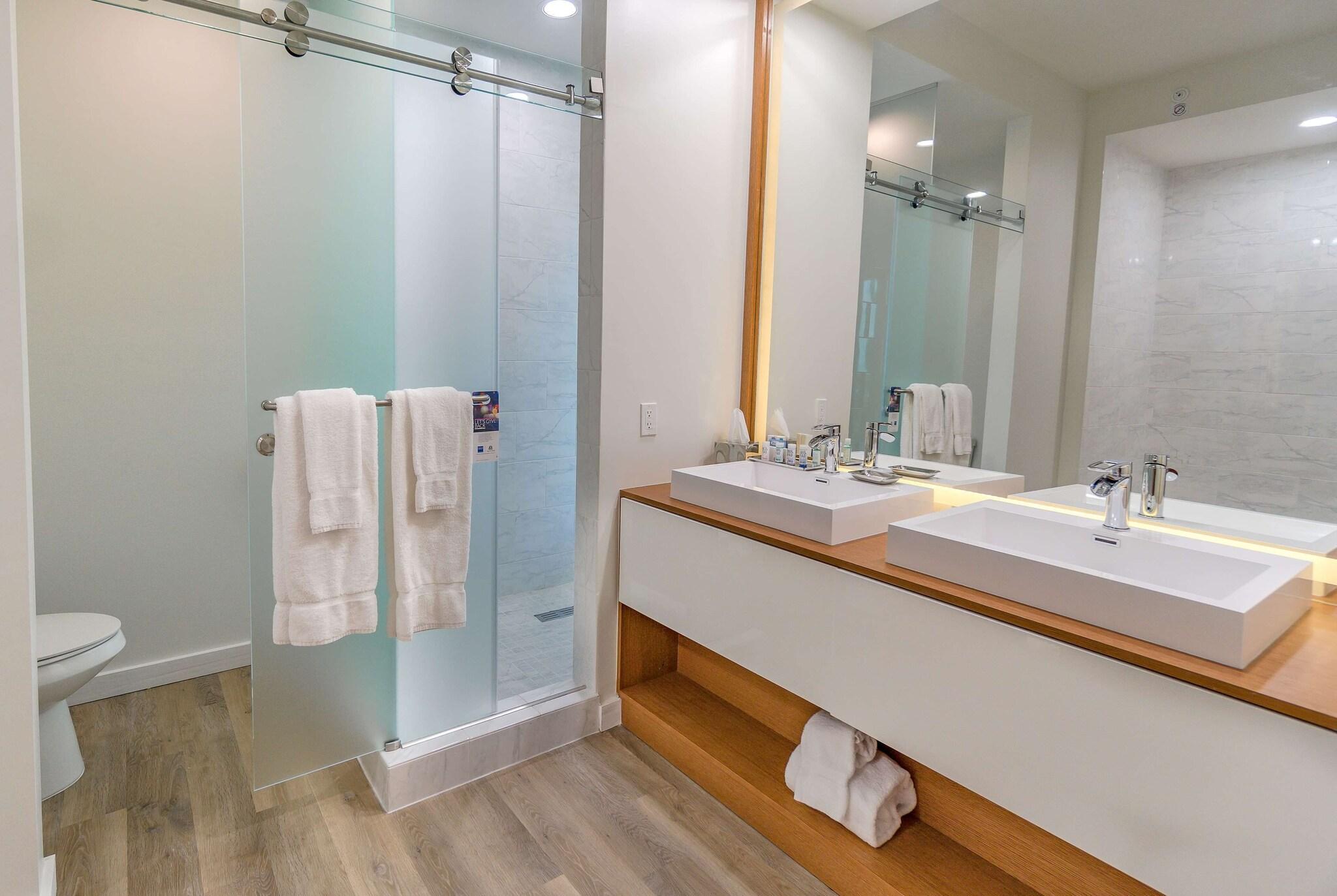 Double Two Queen Beds