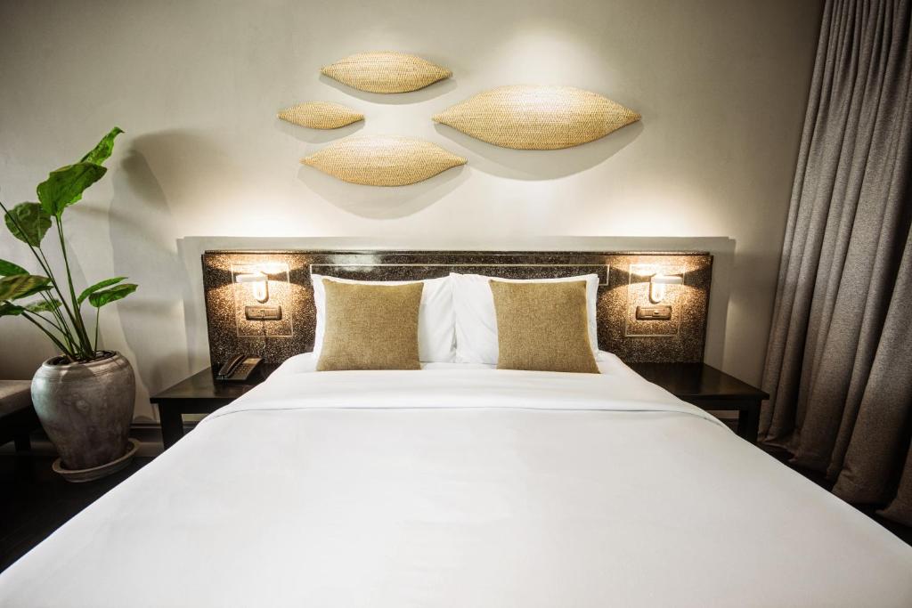 Double King Size Bed