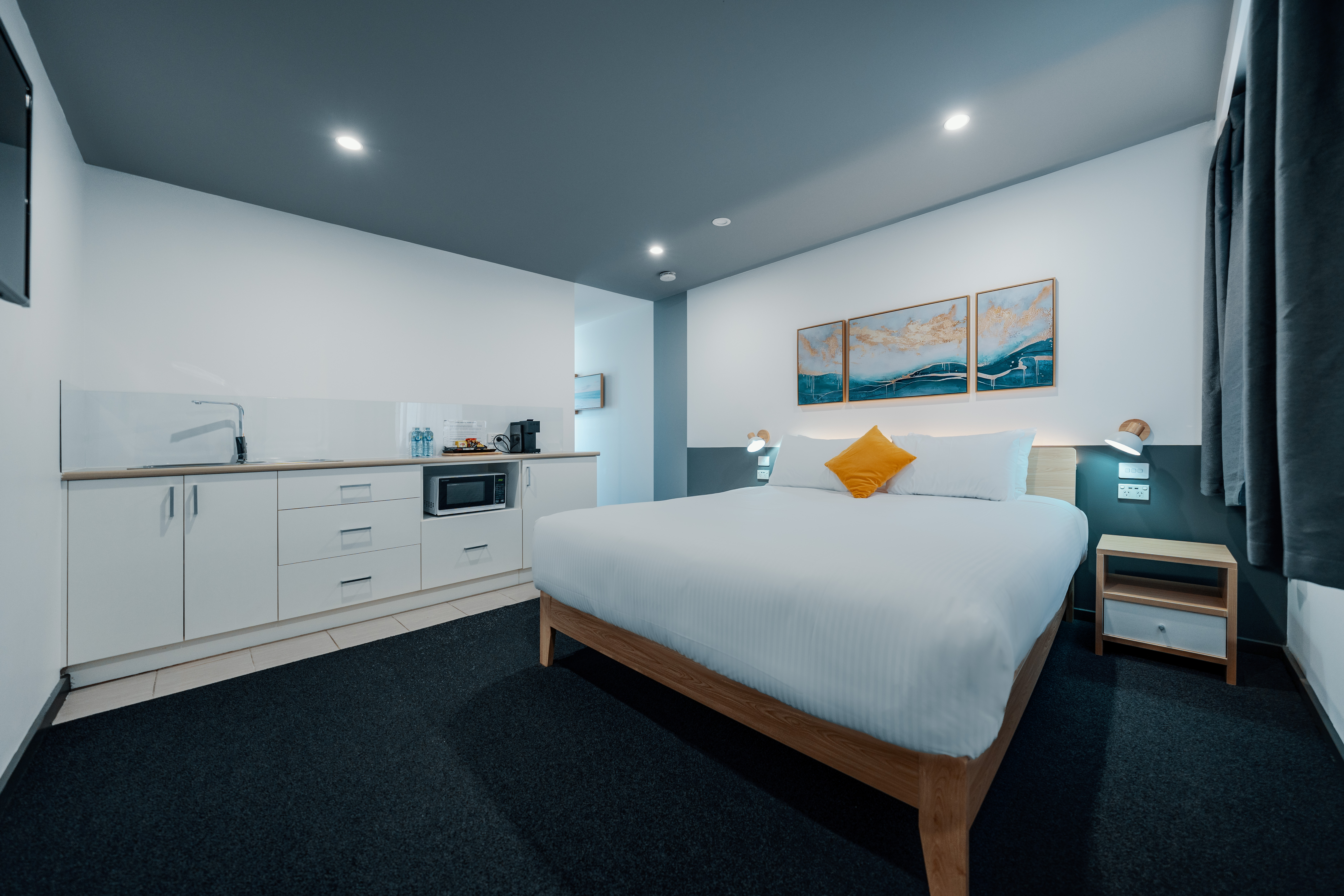 Suite Queen Size Bed