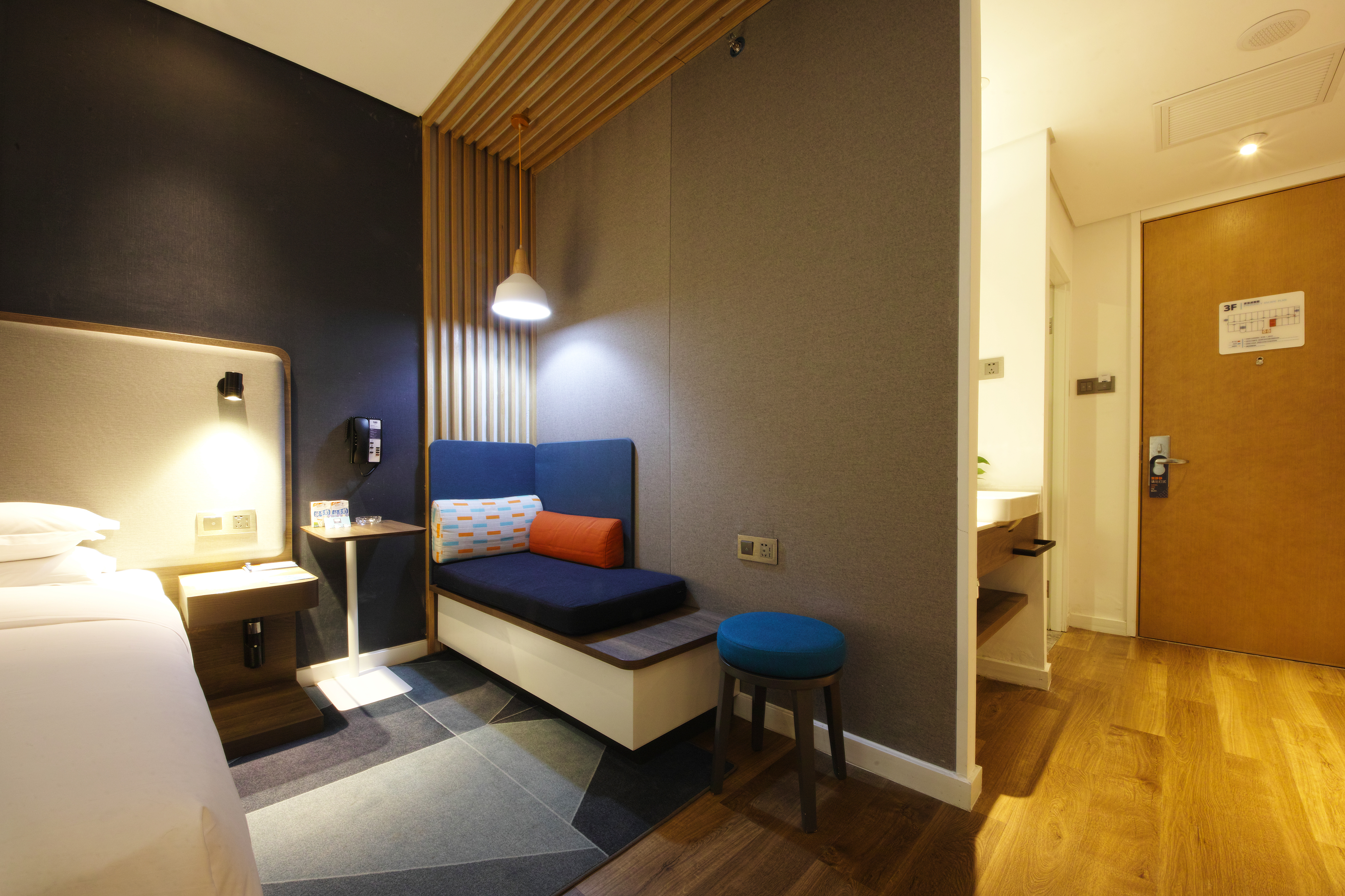 Double Accessible-queen Size Bed