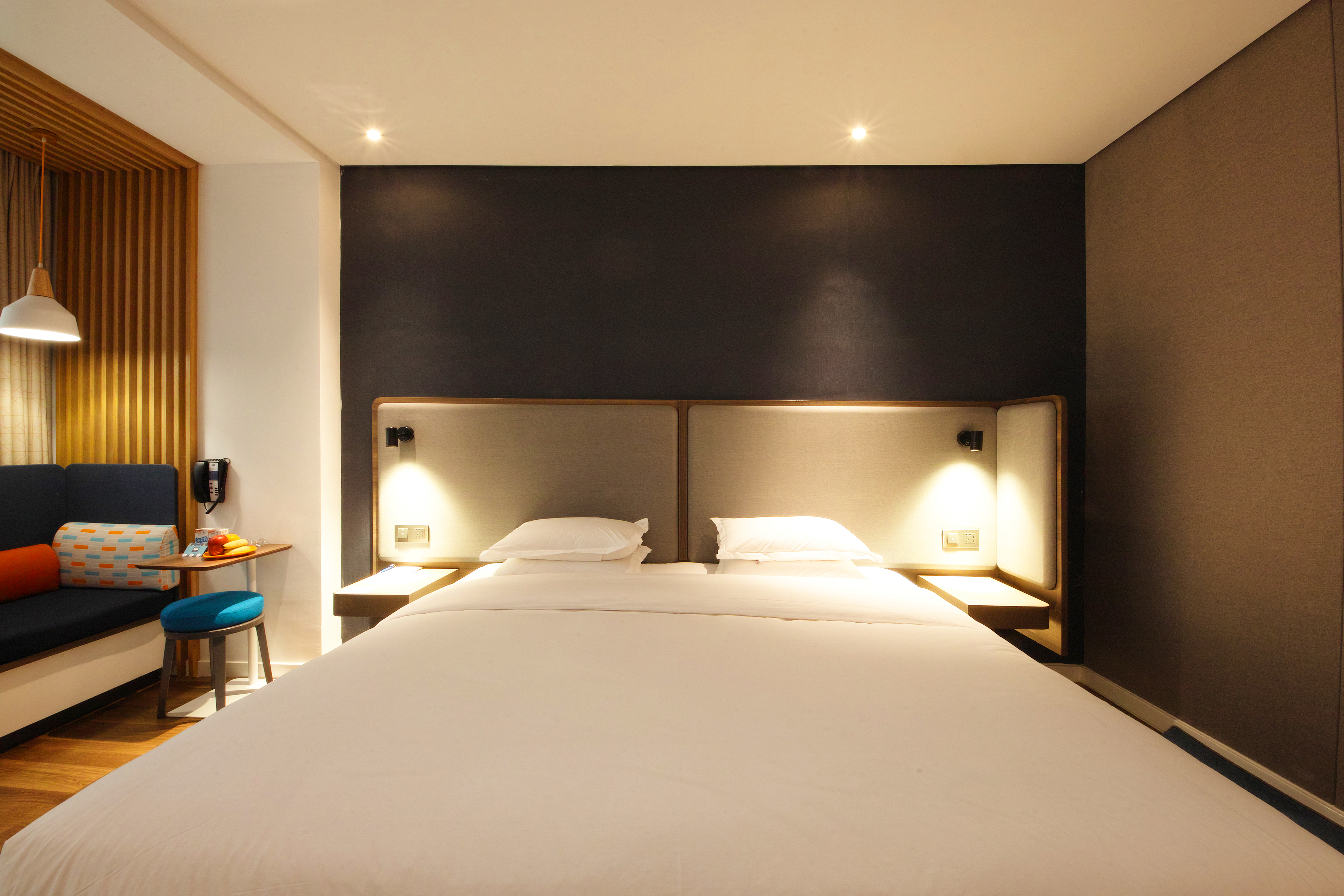 Double Accessible-queen Size Bed