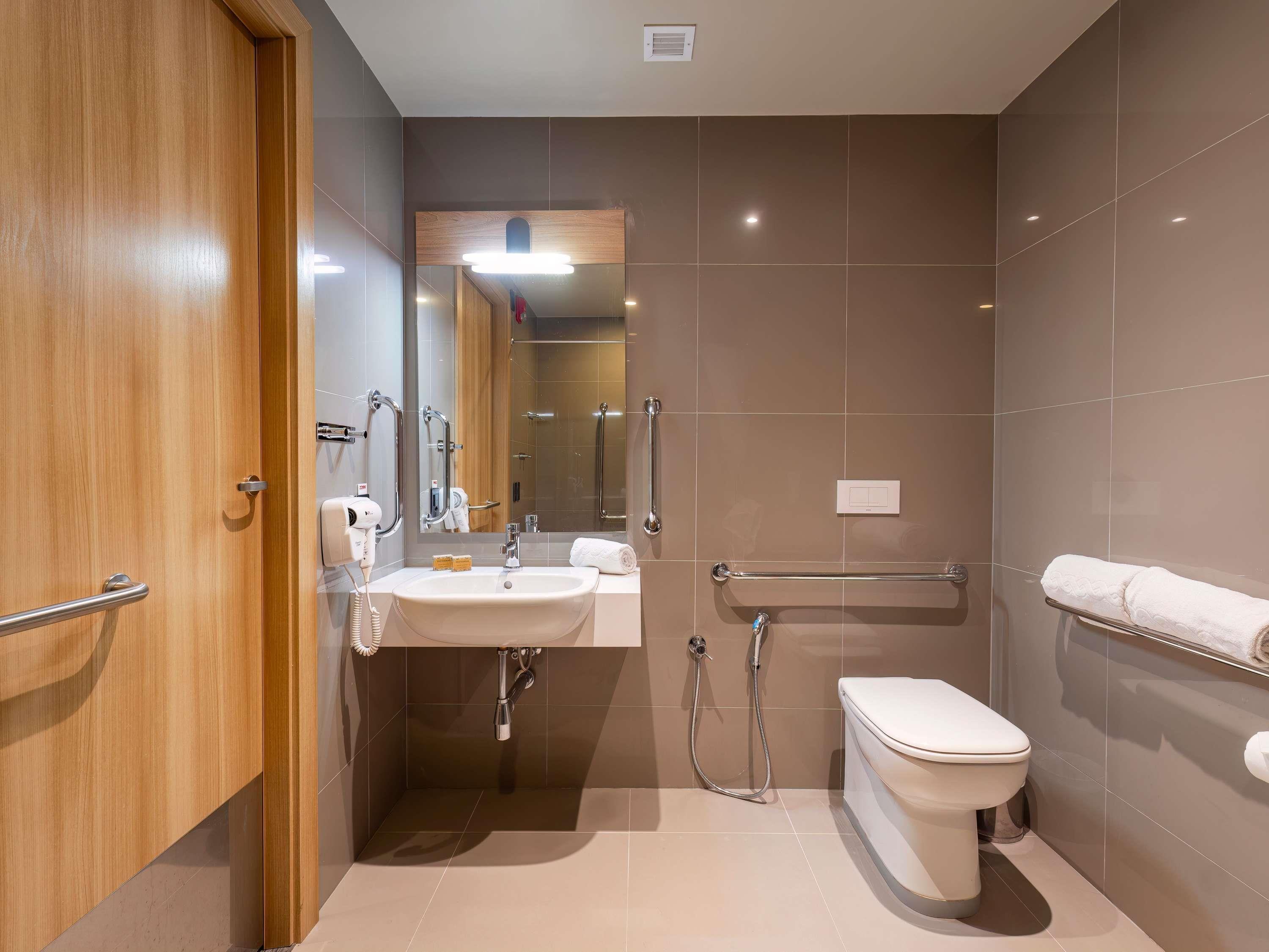 Apartment Queen Size Bed