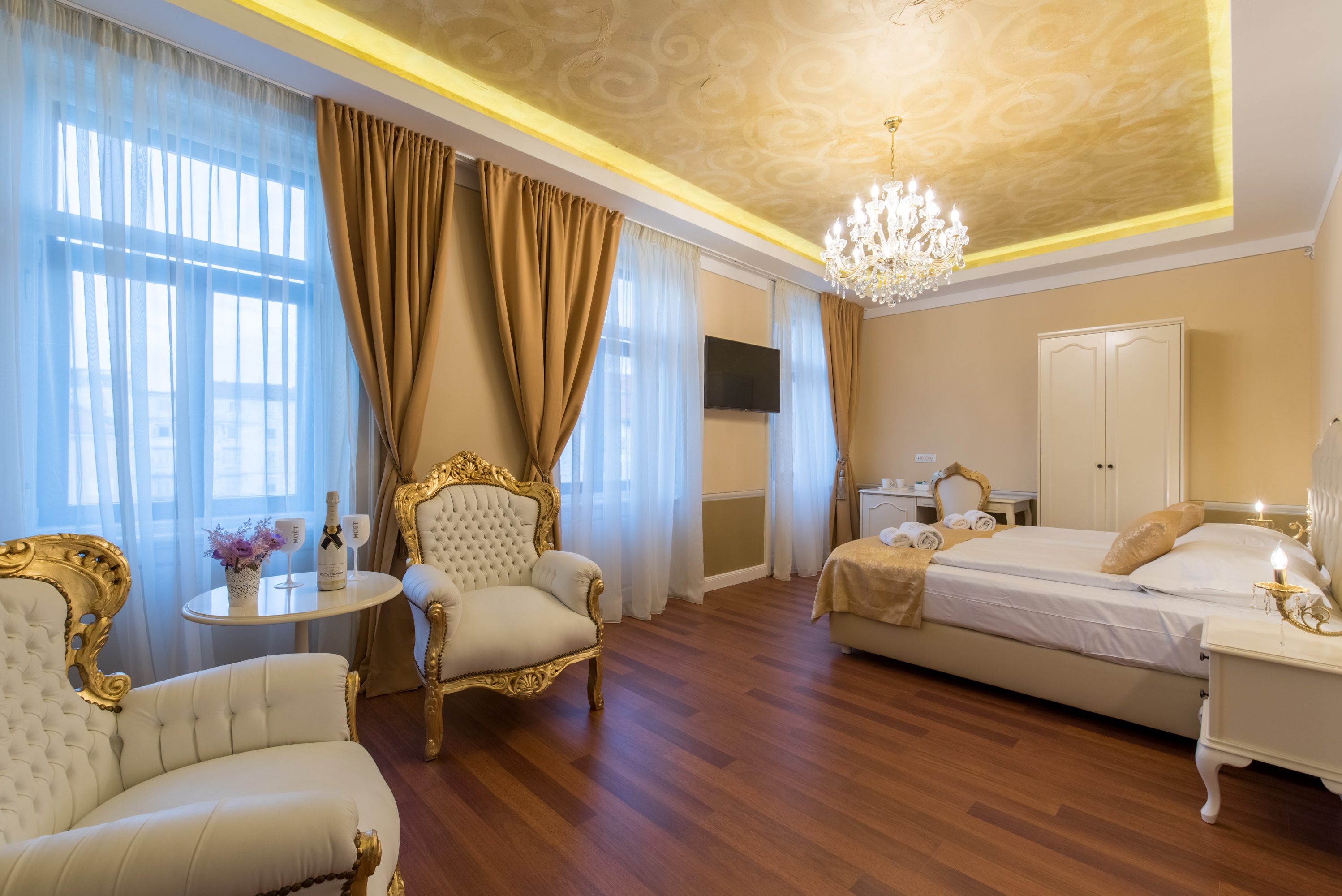 Double Luxury City View