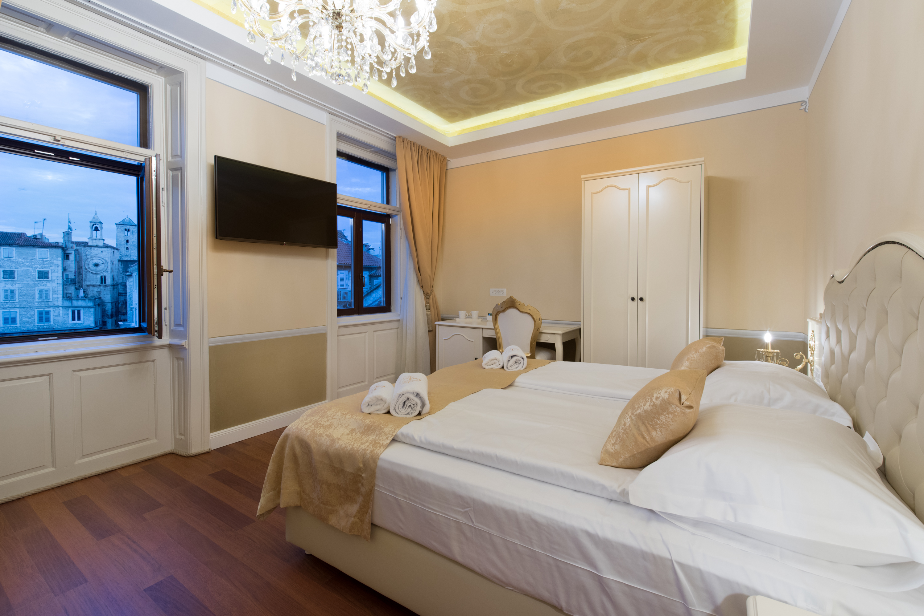 Double Luxury City View