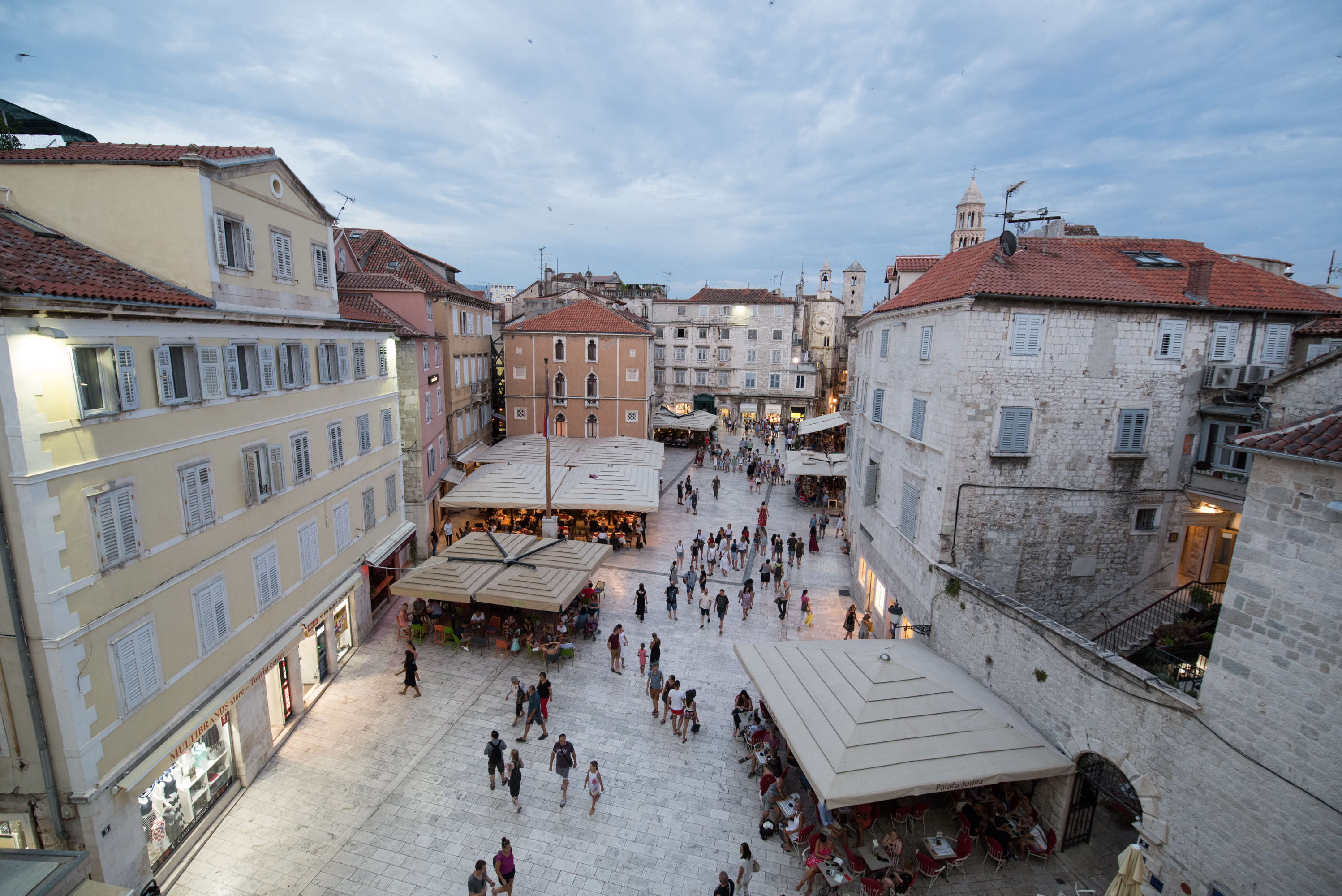 Double Luxury City View