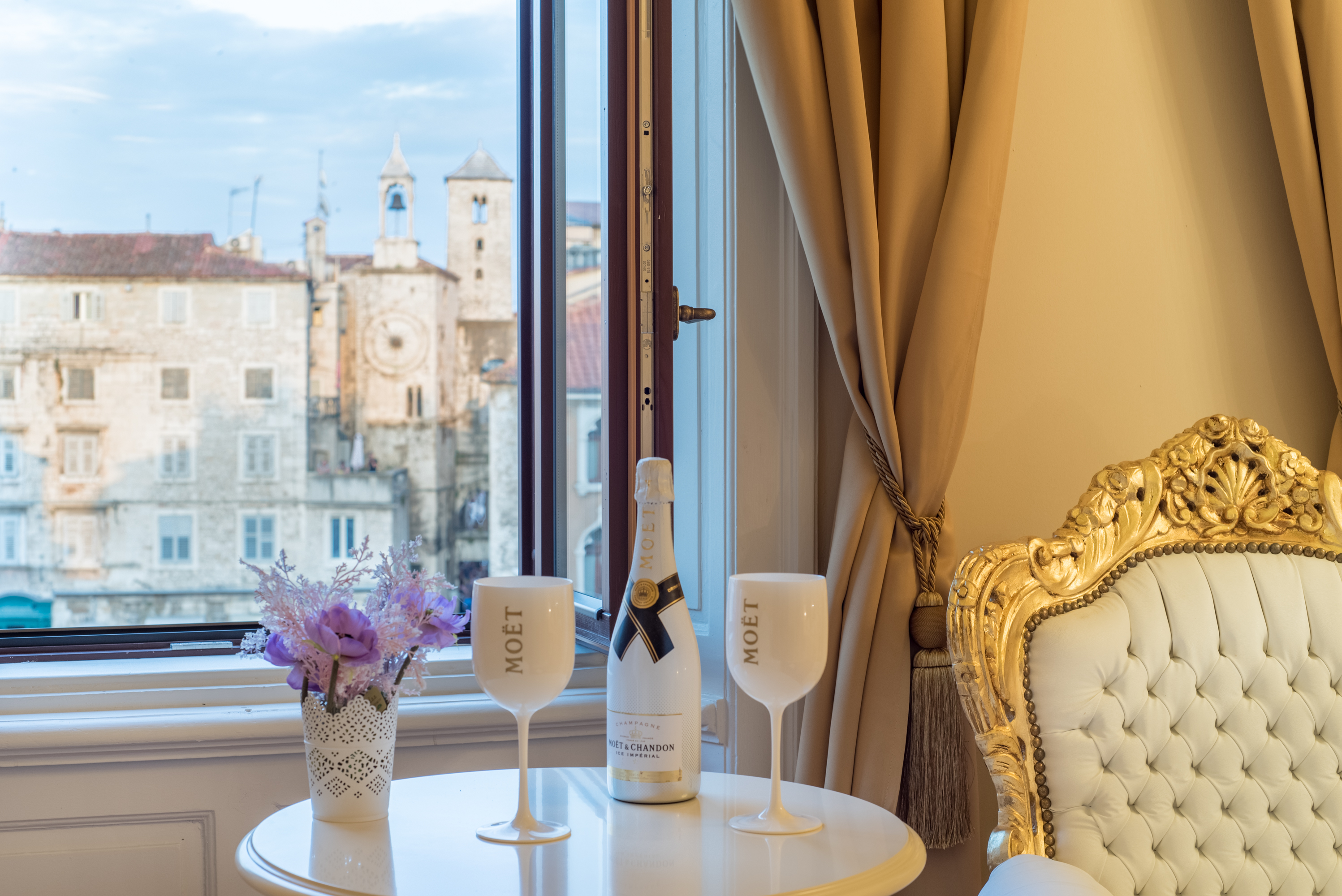 Double Luxury City View