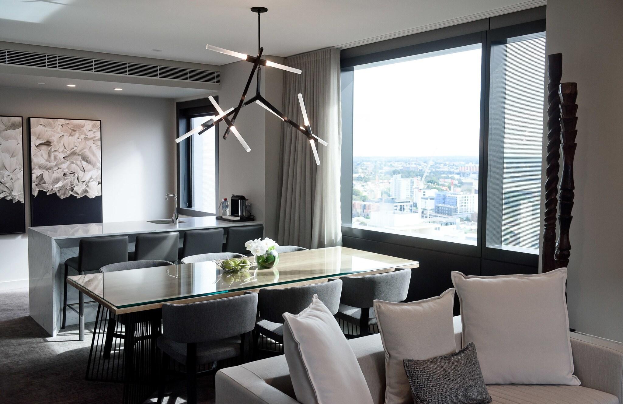 Suite City View King Bed