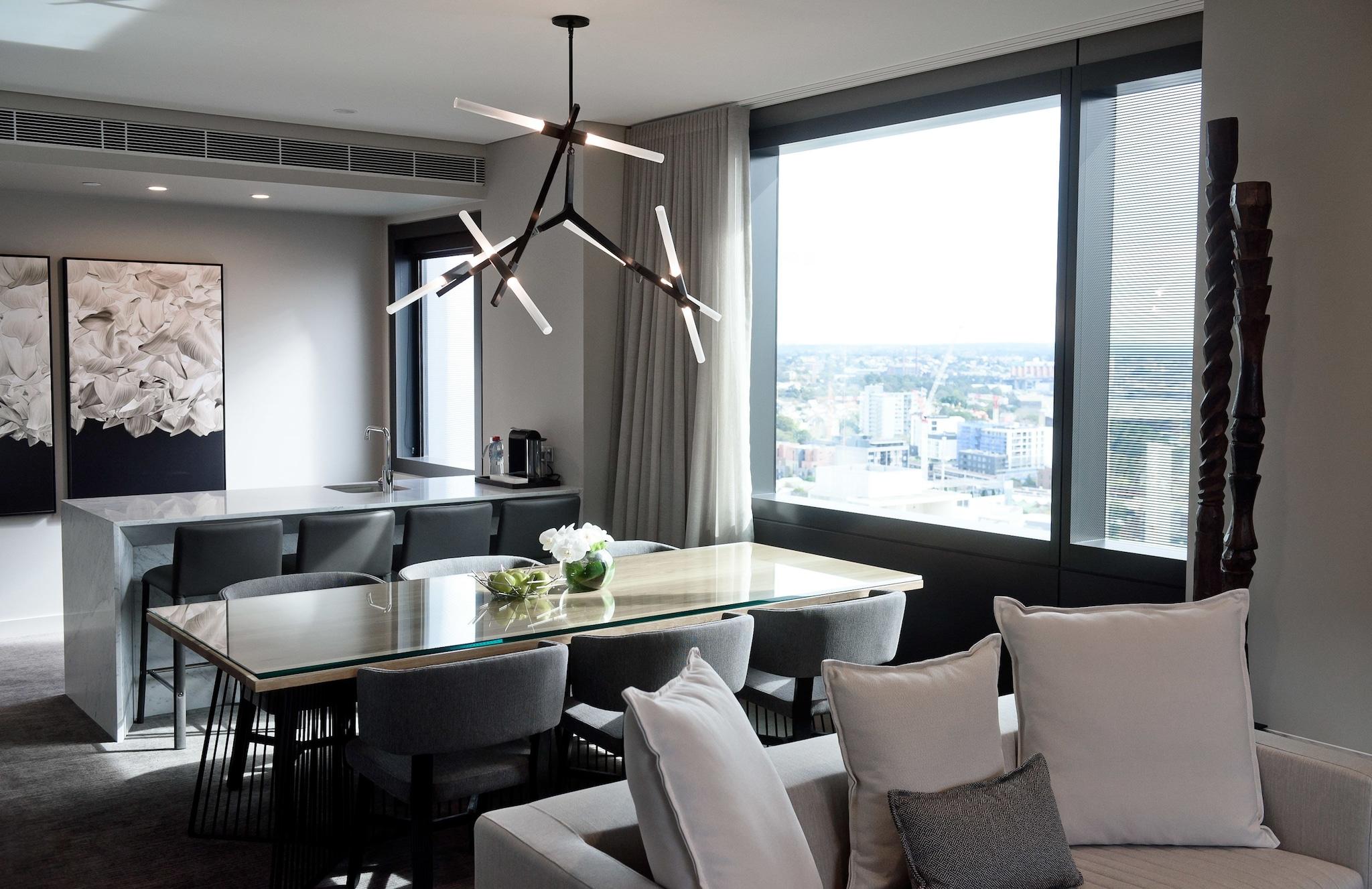 Suite City View King Bed