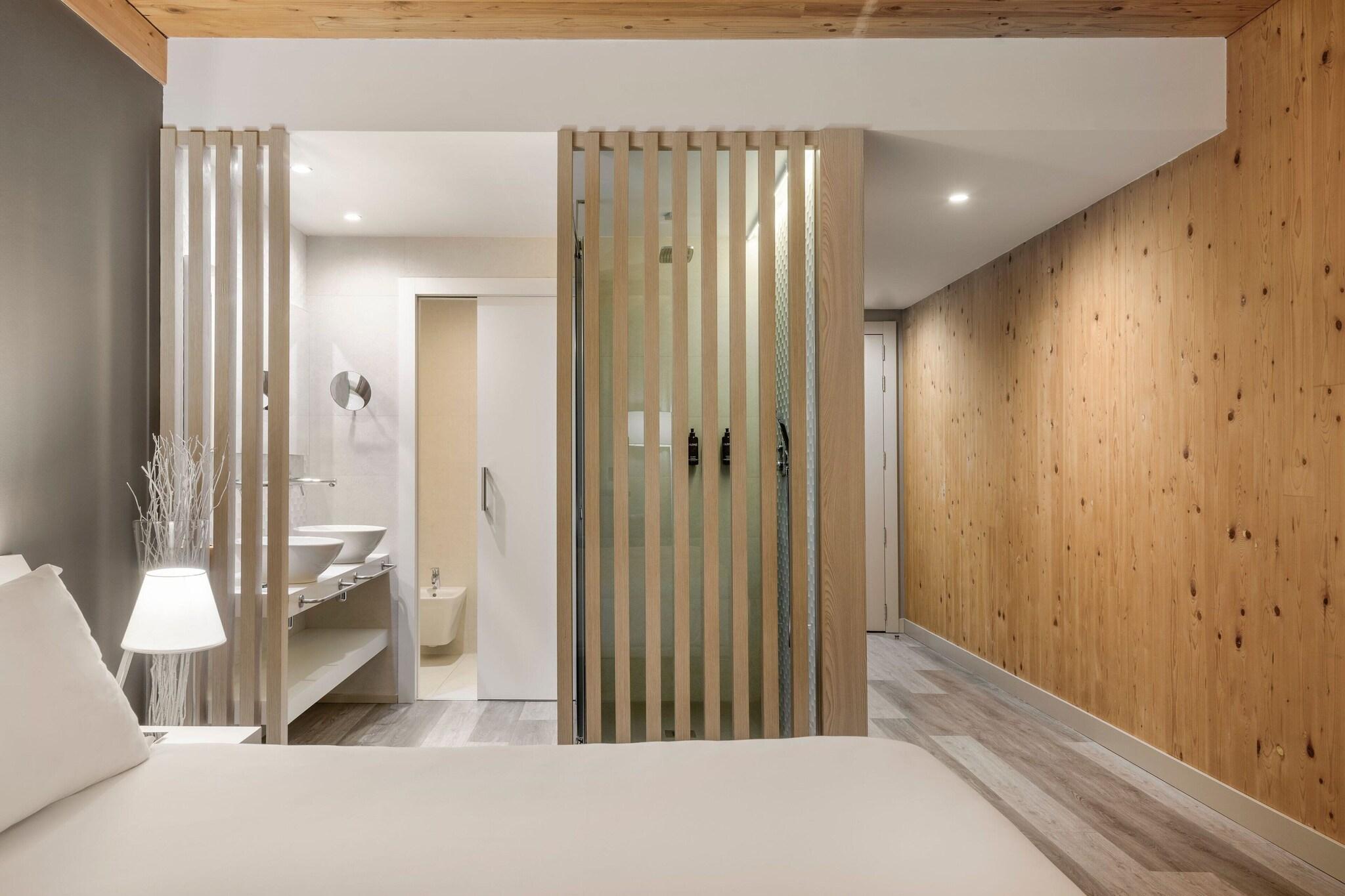 Twin Deluxe River View