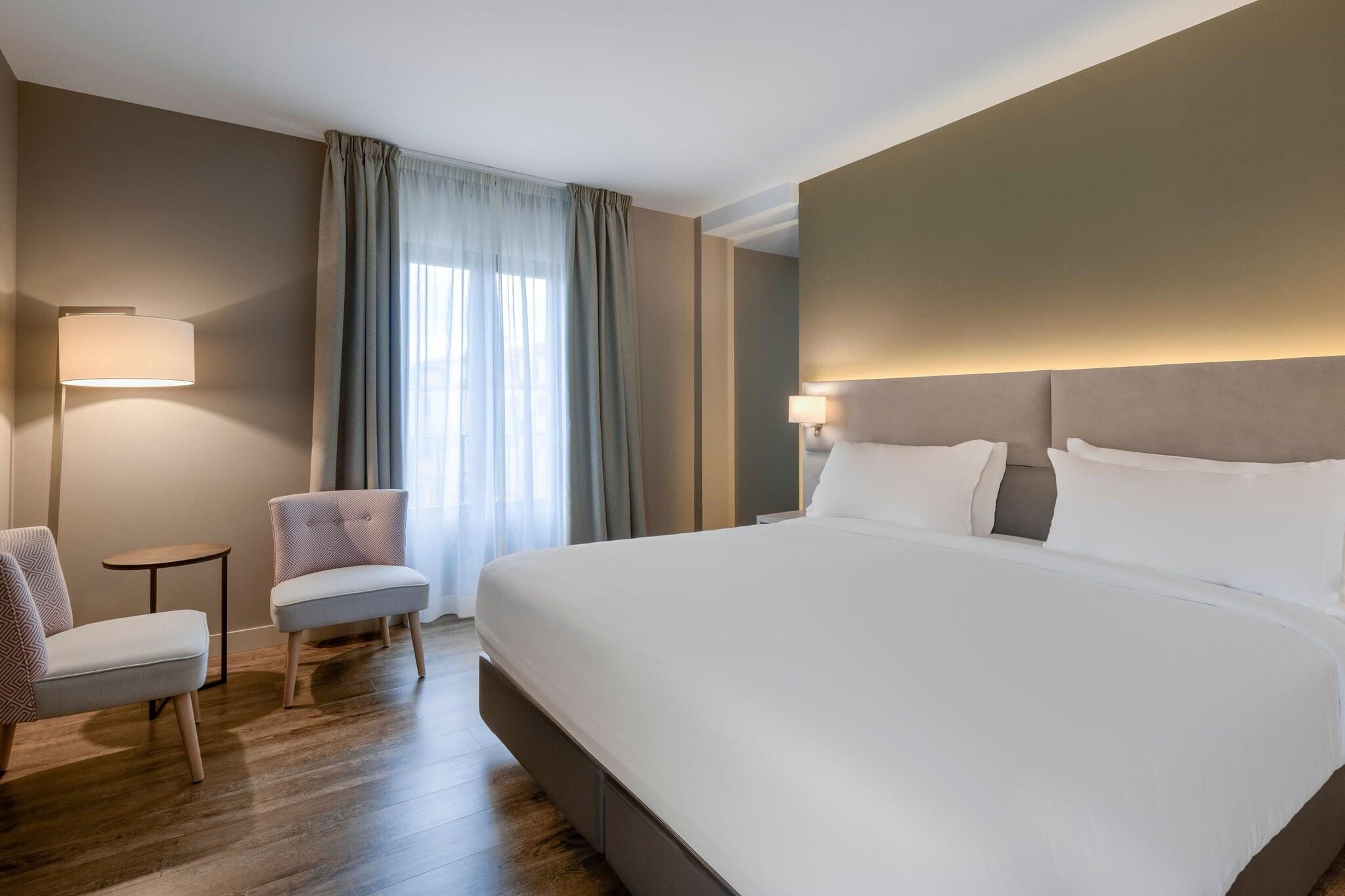 Double Deluxe King Bed