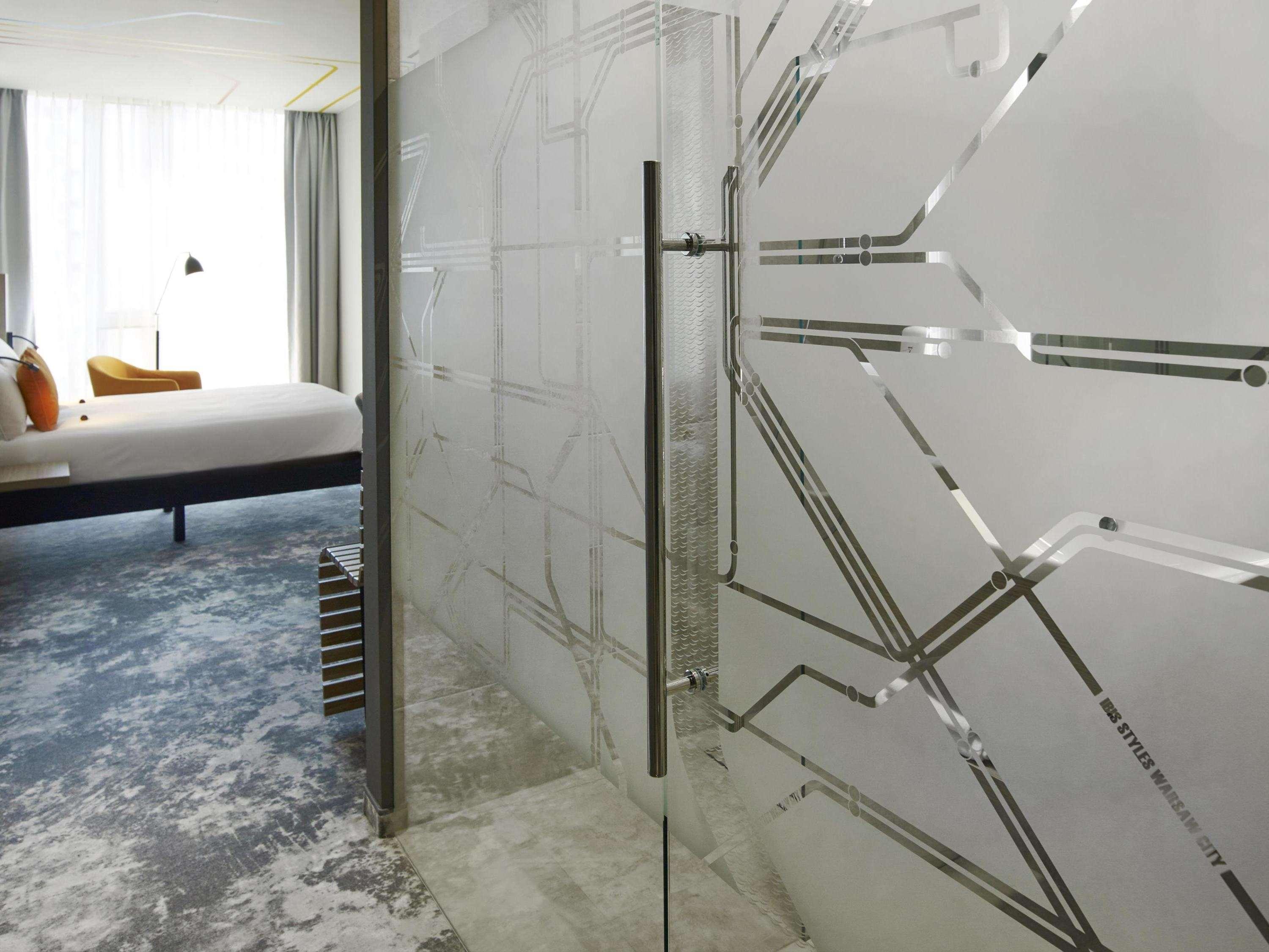 Double Queen Size Bed