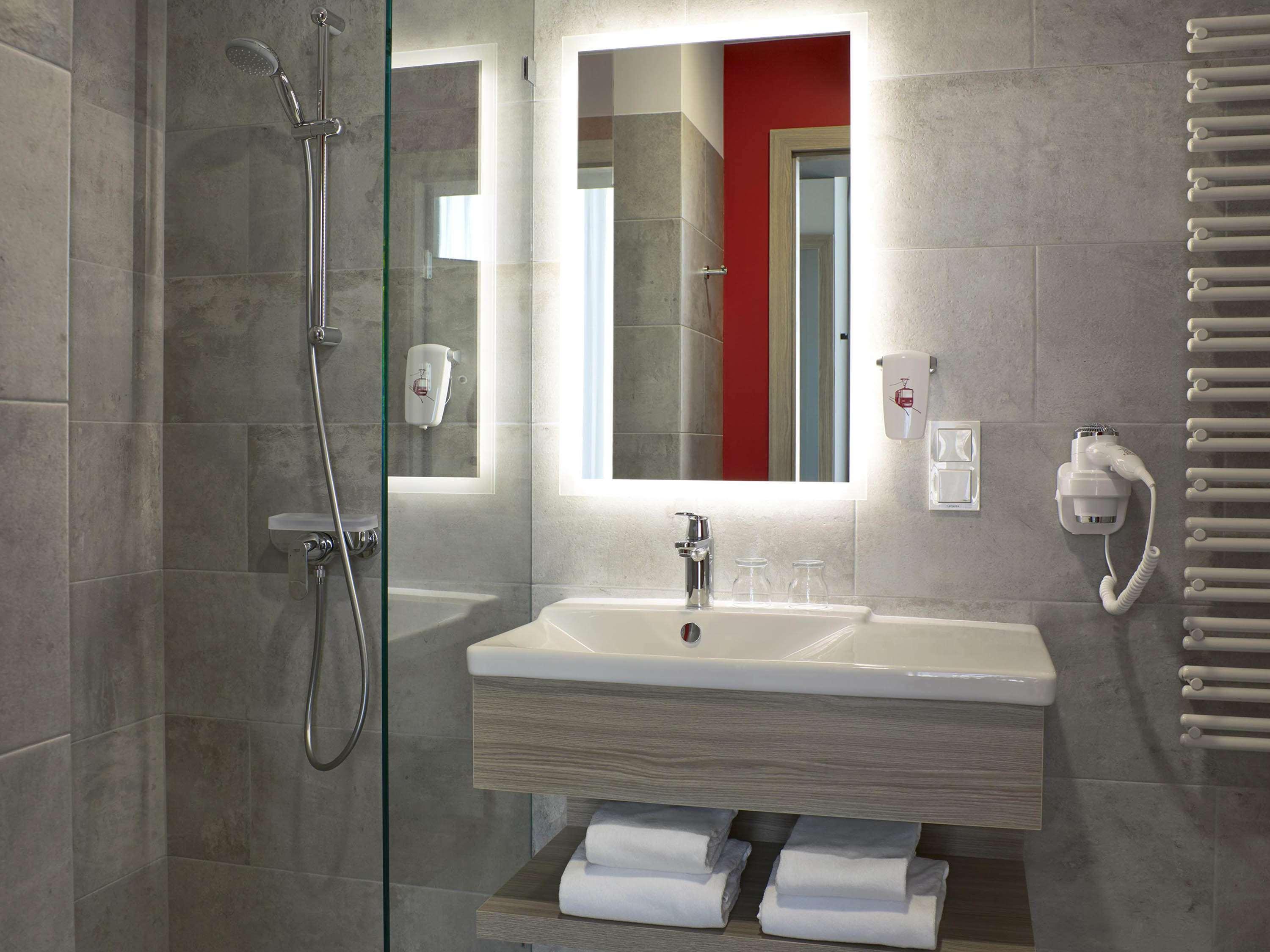 Double or Twin Standard