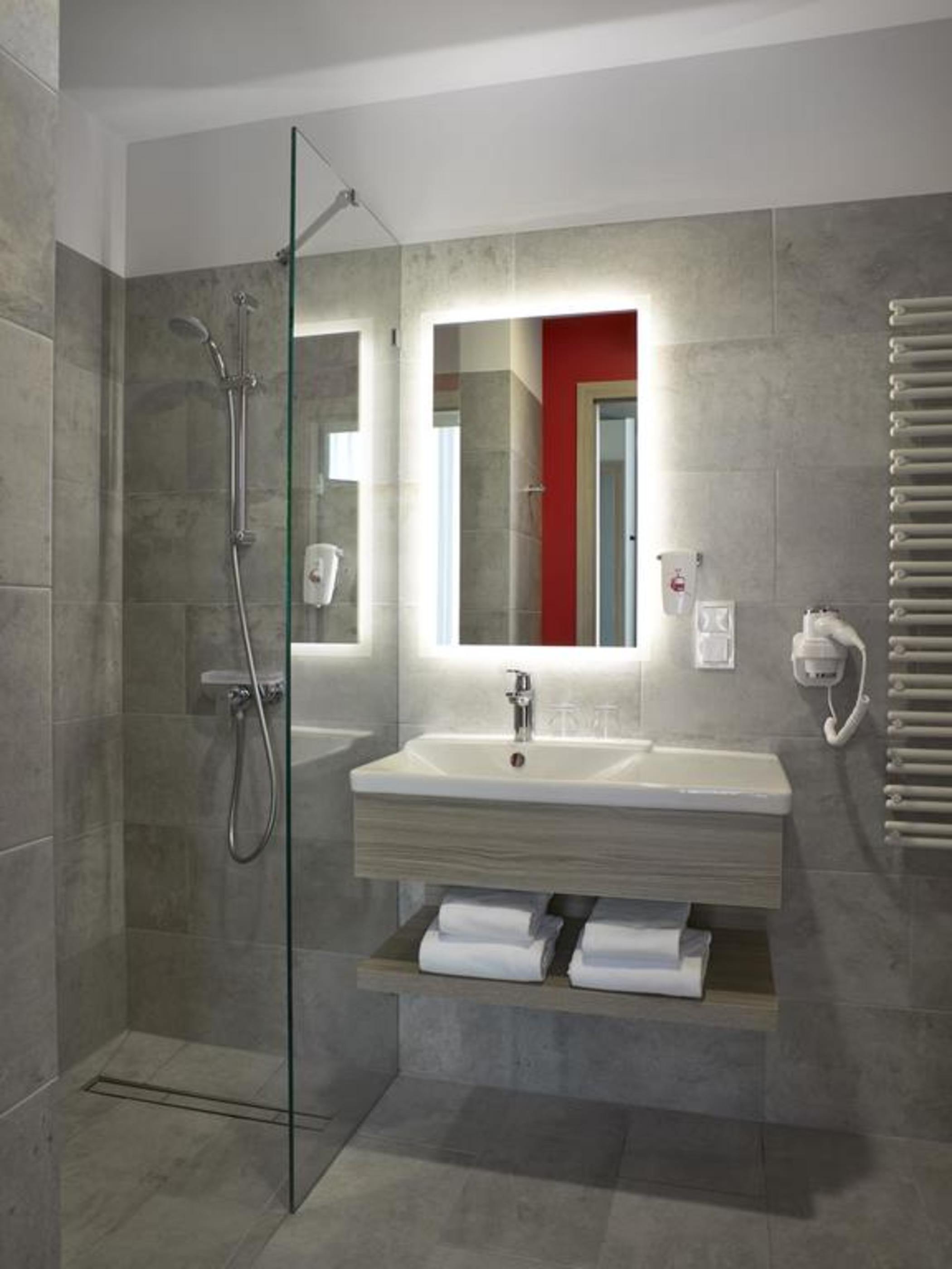 Double Queen Size Bed