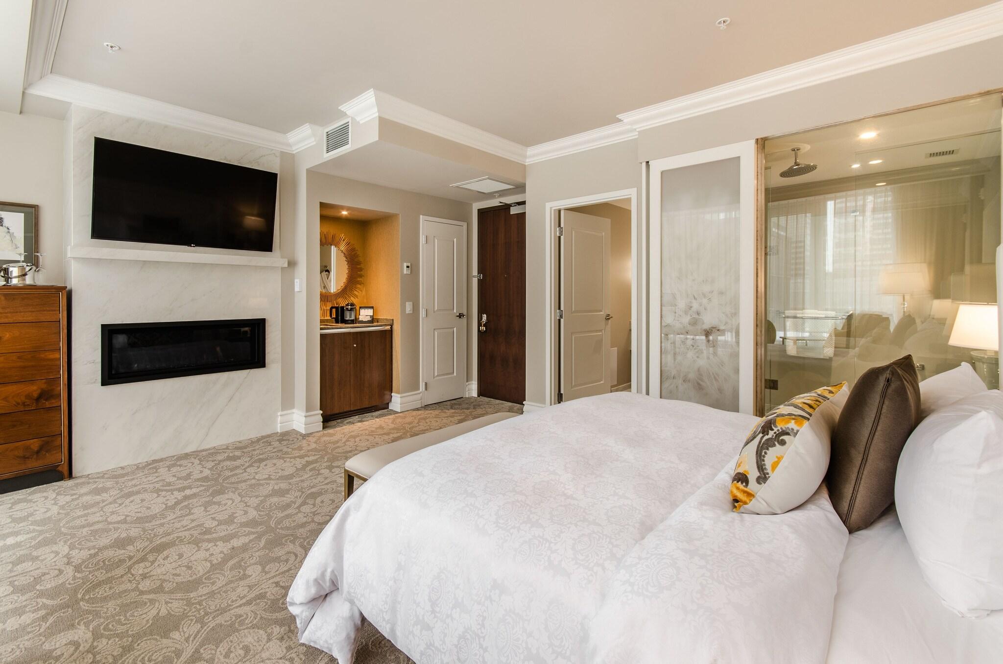 Double Deluxe King Bed