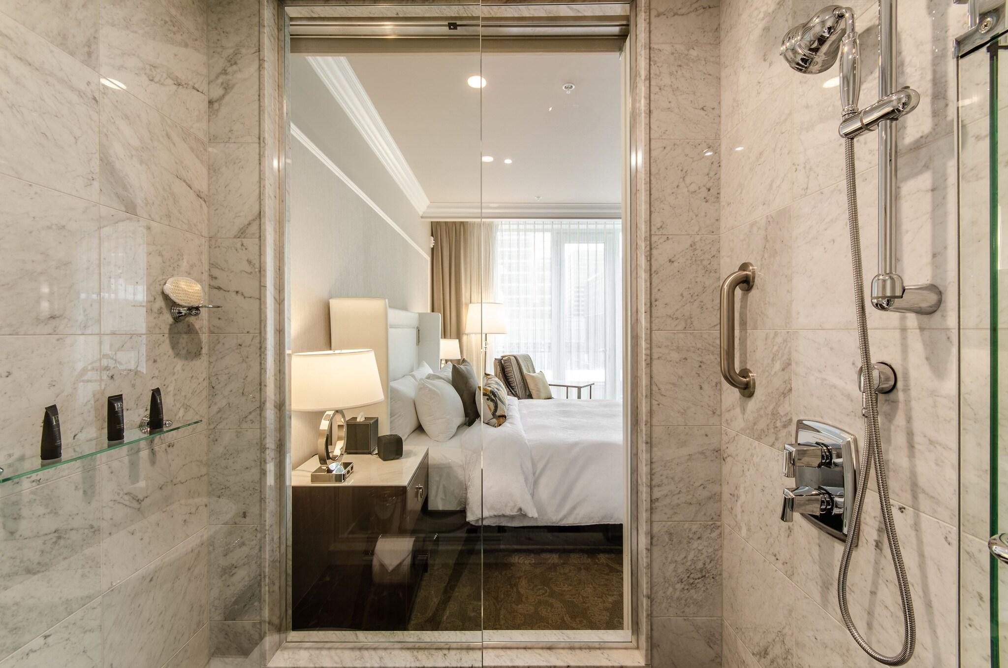 Double Deluxe King Bed