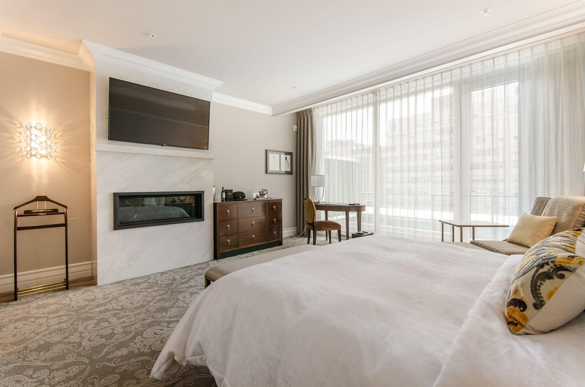 Double Deluxe King Bed