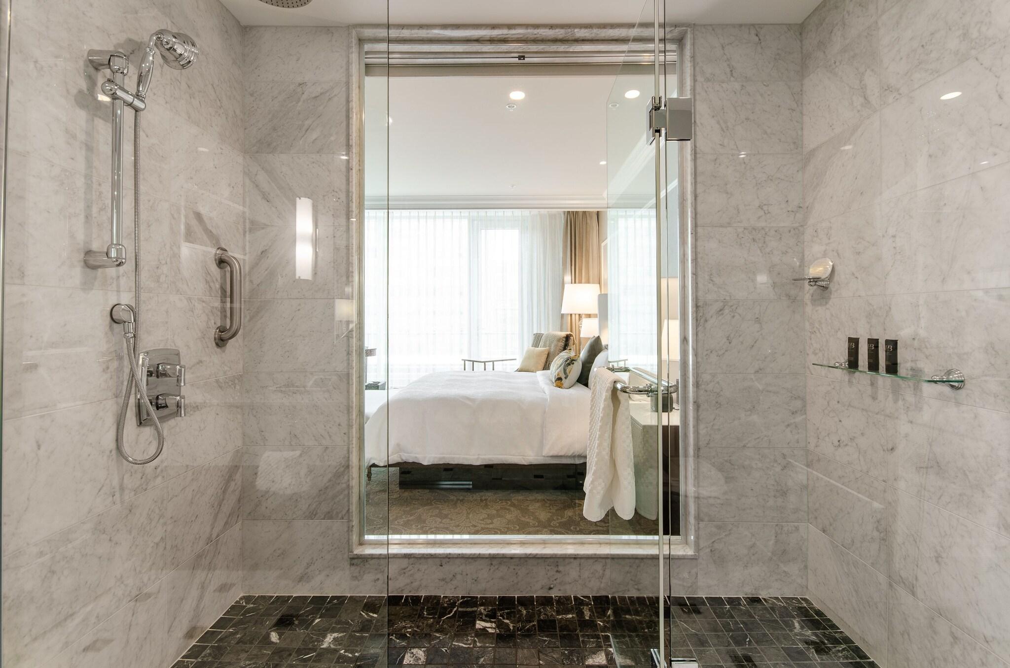 Double Deluxe King Bed