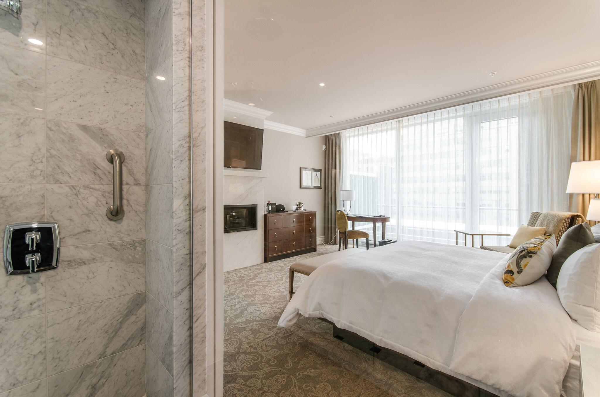 Double Deluxe King Bed