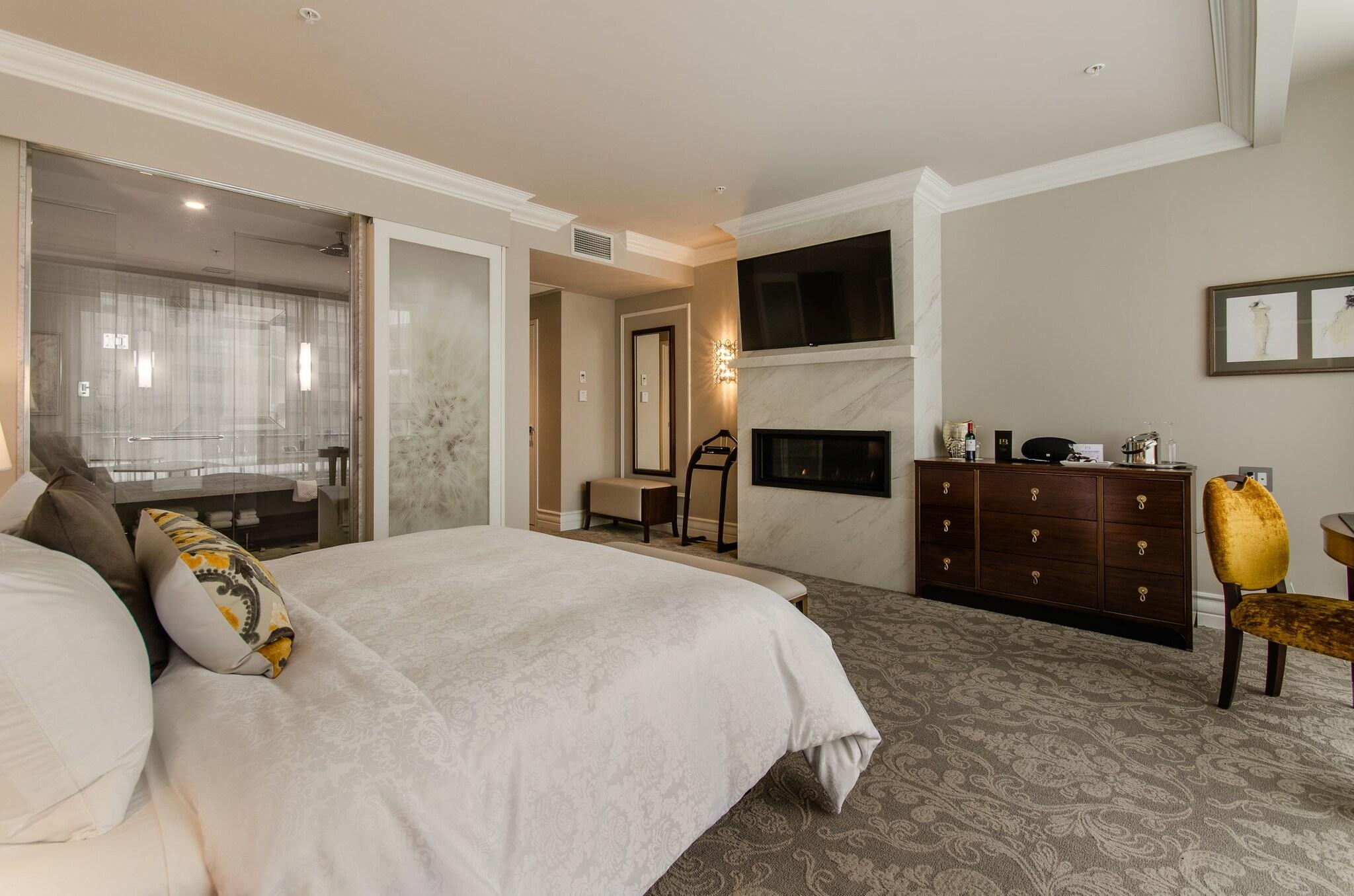 Double Deluxe King Bed