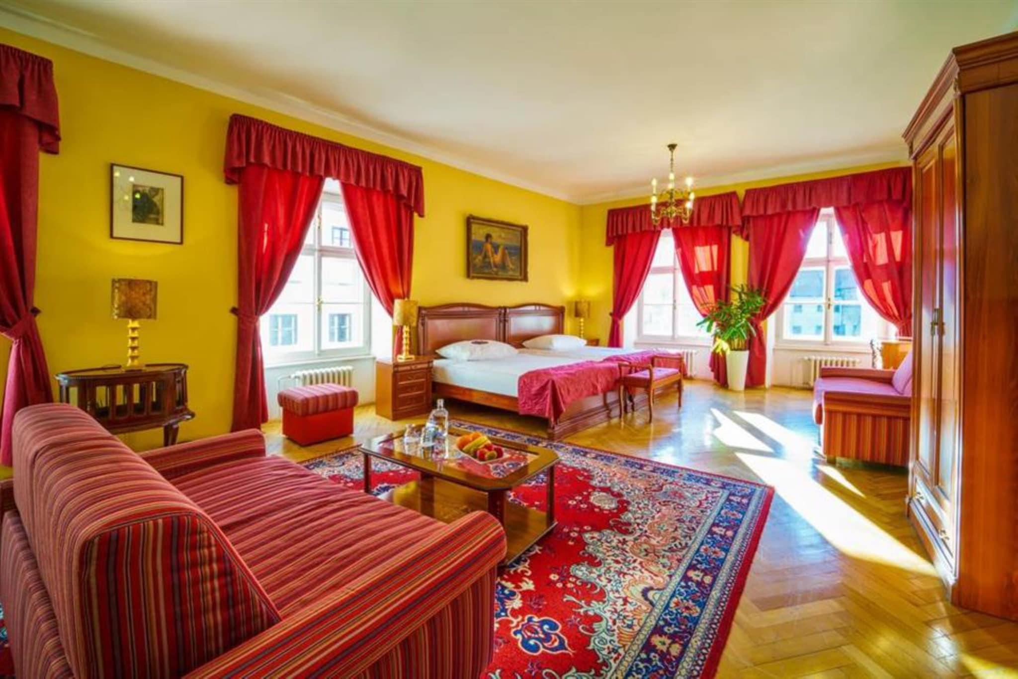 Suite Two Queen Beds