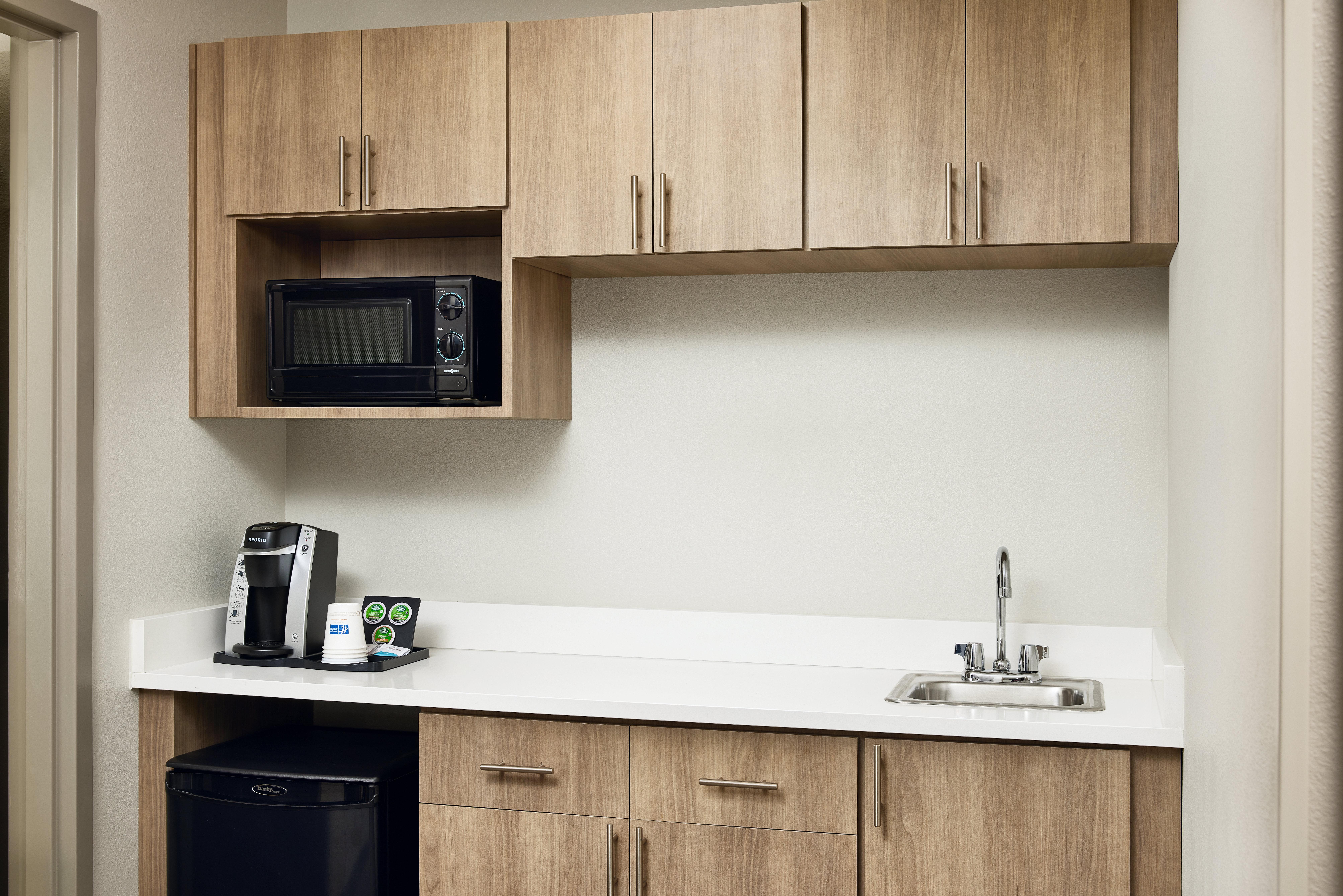 Suite Accessible King Size Bed