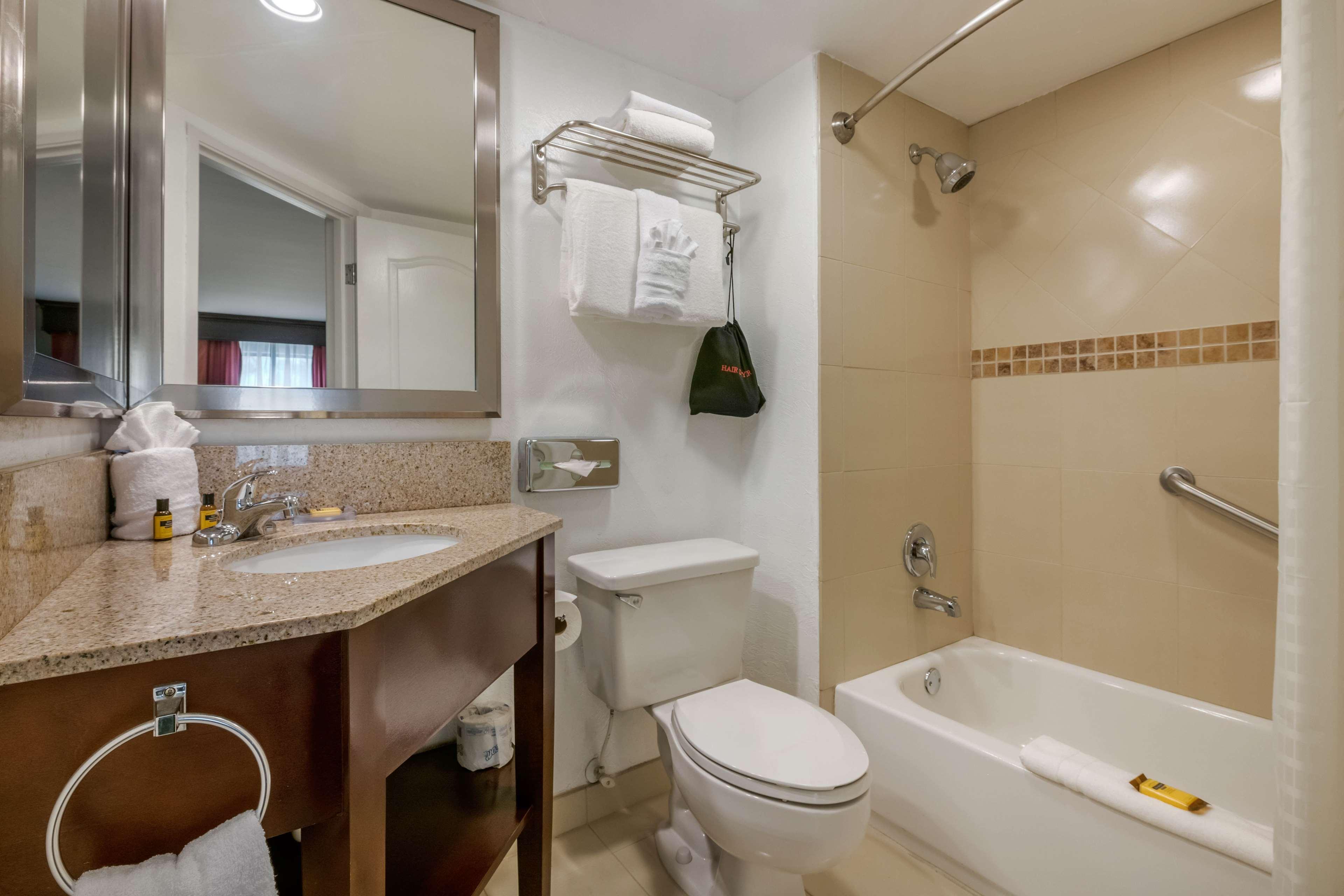 Suite King Size Bed