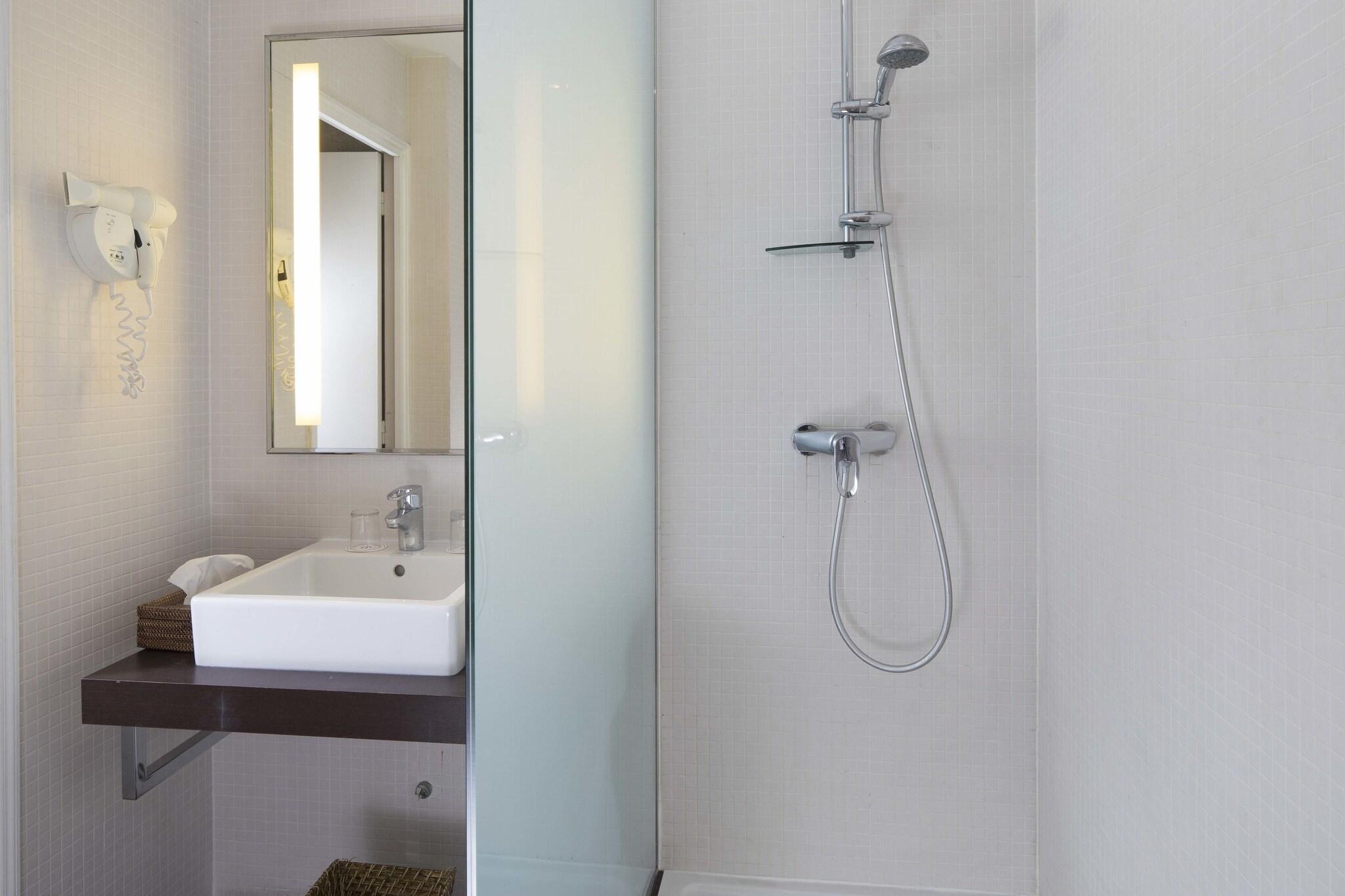 Double Superior Queen Bed