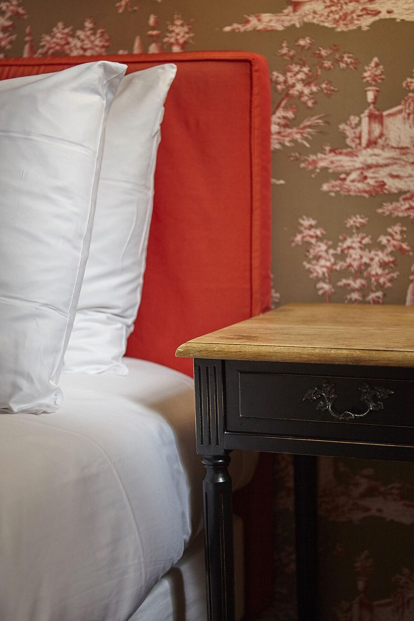 Double Superior Queen Bed