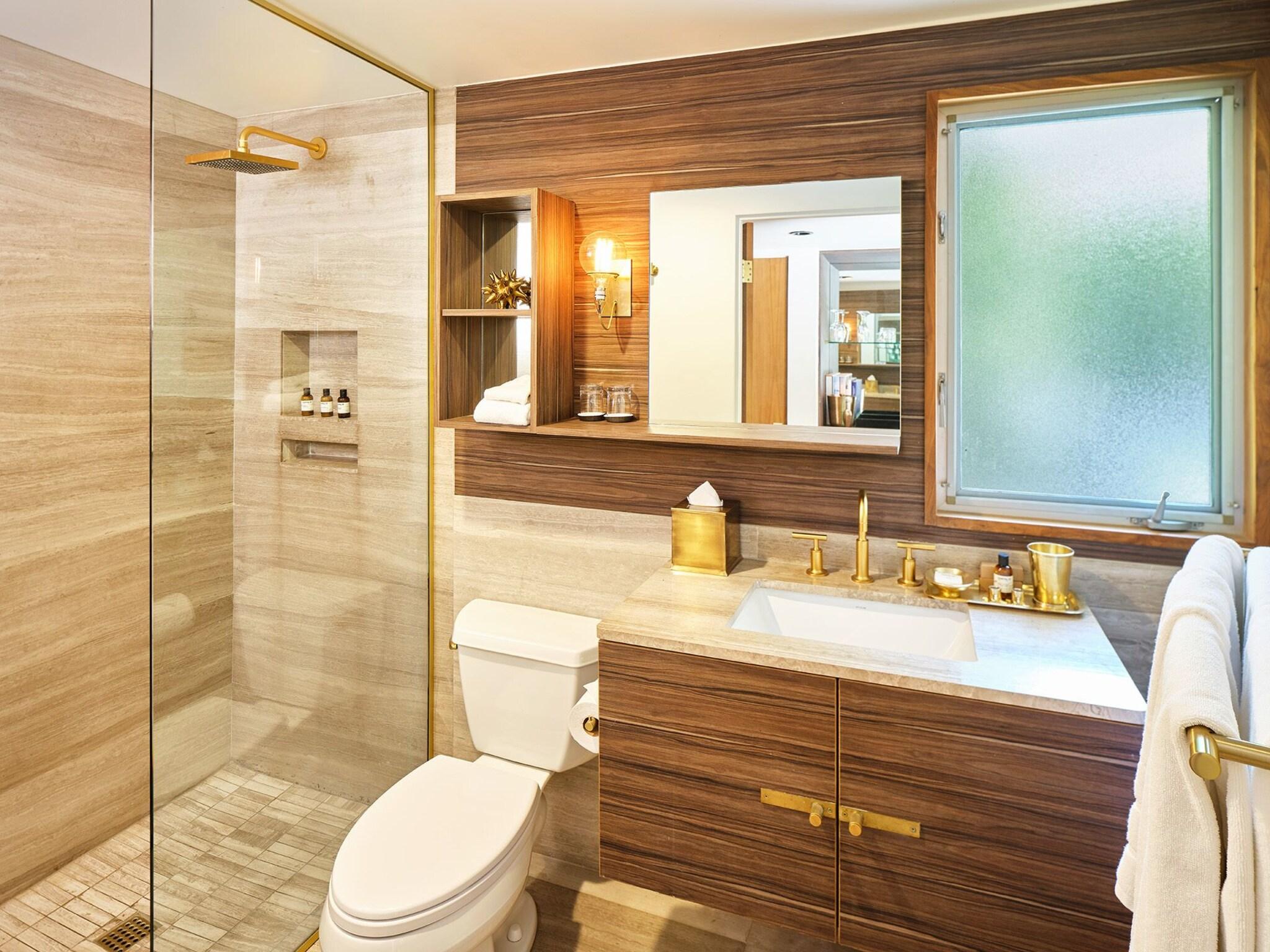 Bungalow Deluxe King Bed