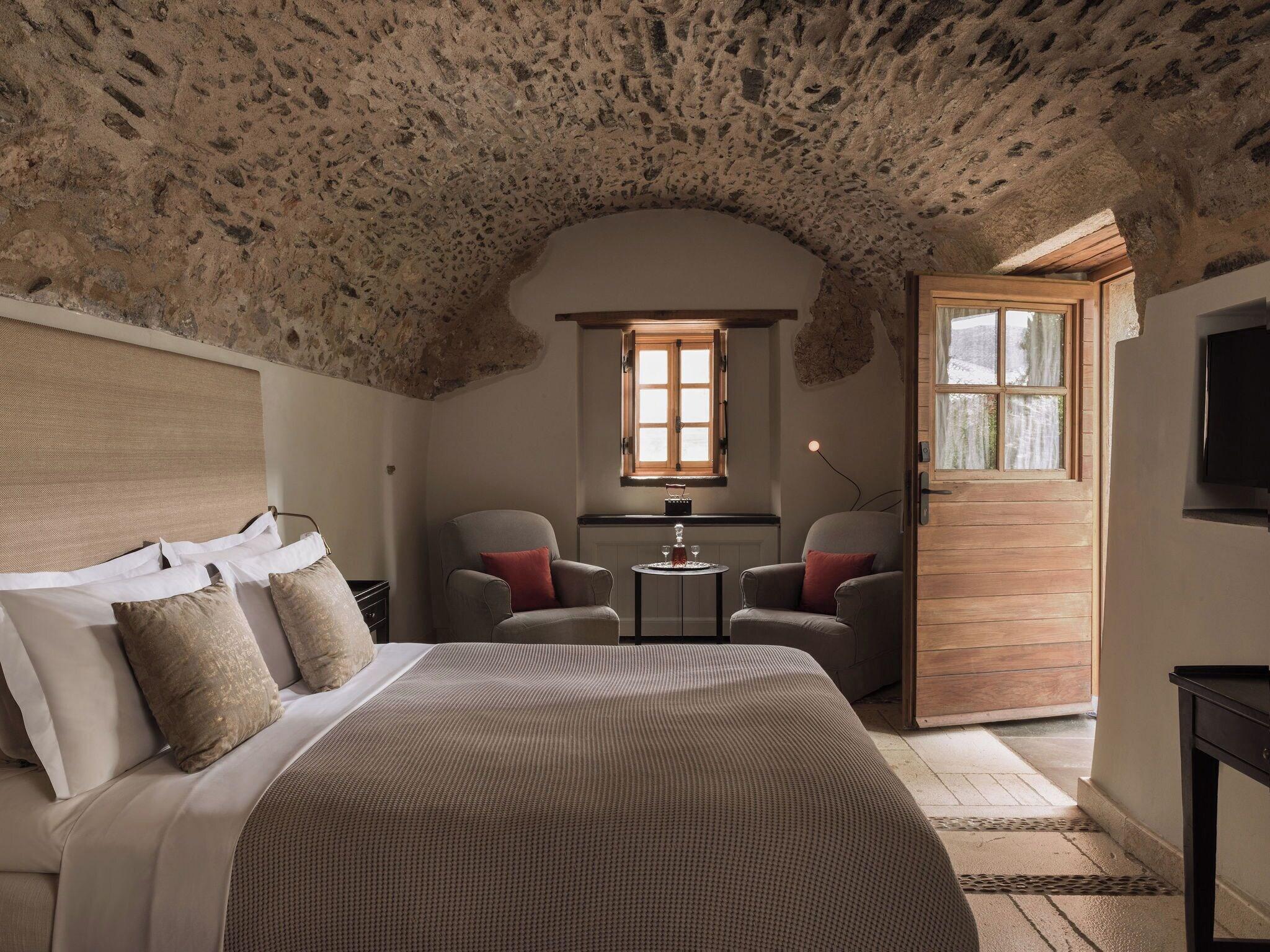 Suite Queen Size Bed