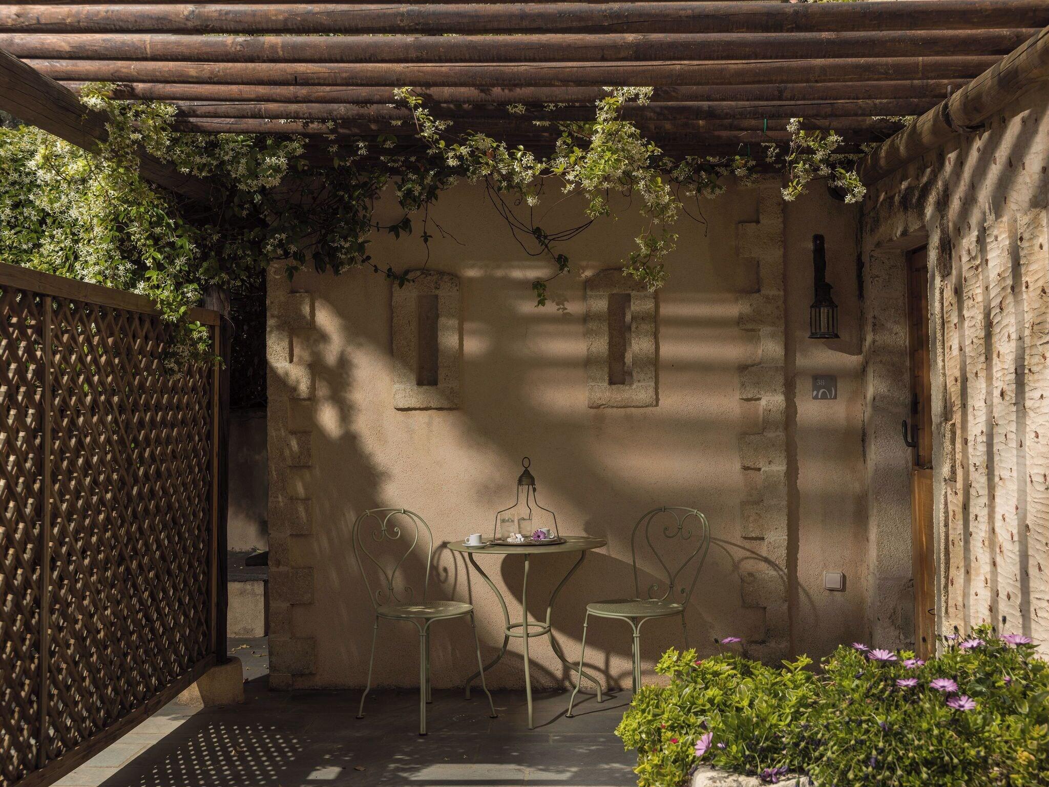 Double Queen Size Bed