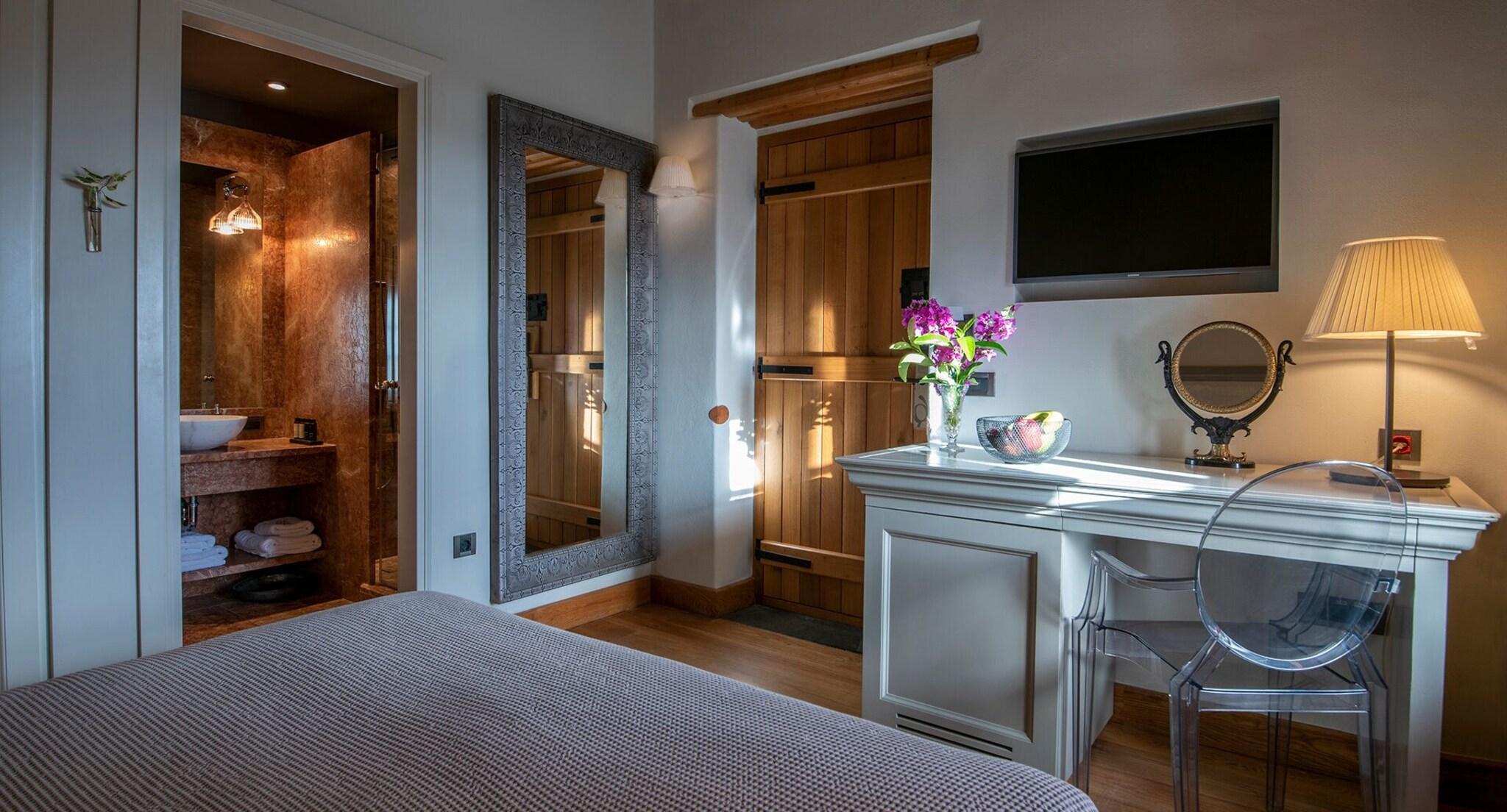 Double Queen Size Bed