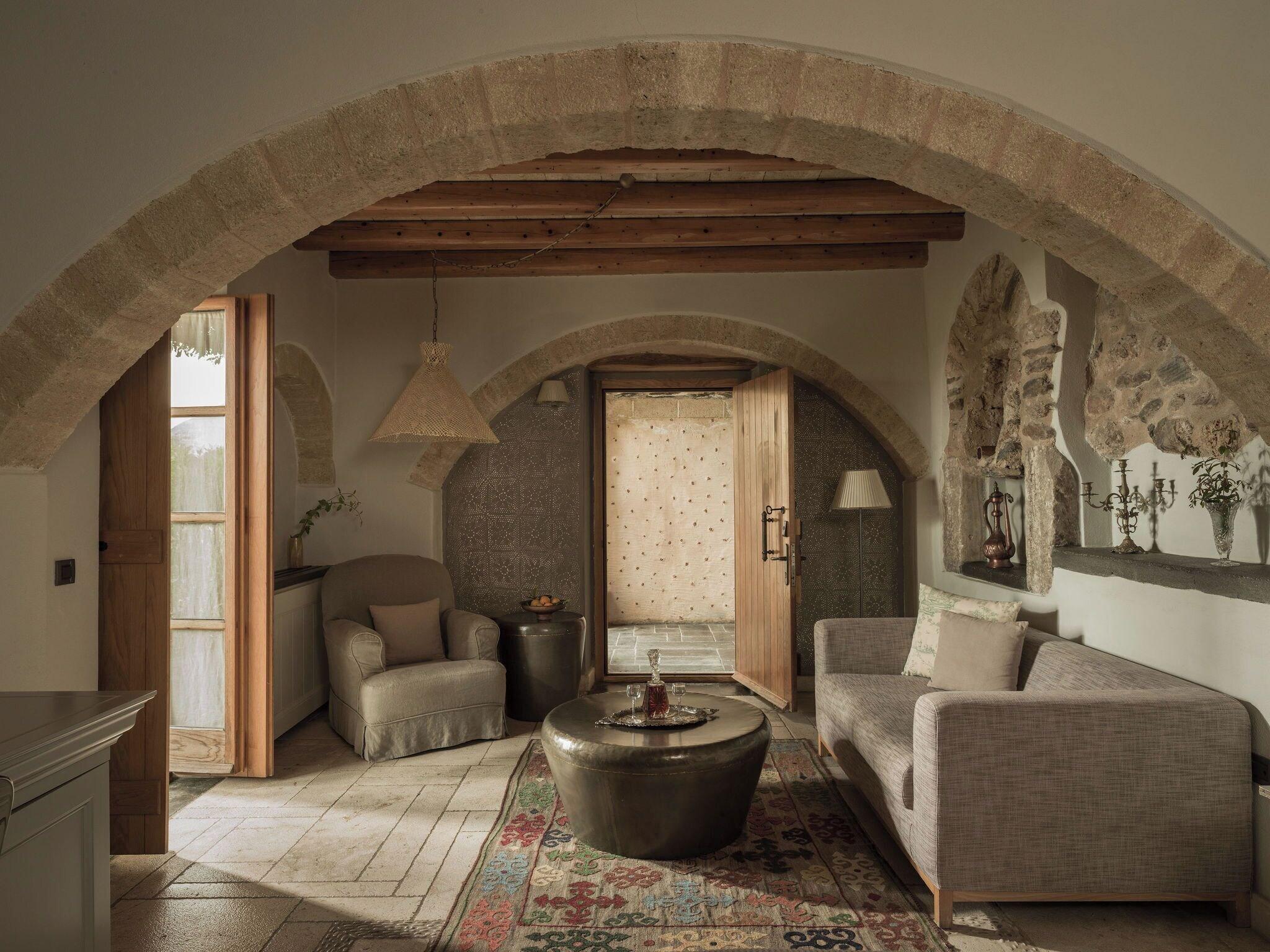 Junior Suite Queen Size Bed