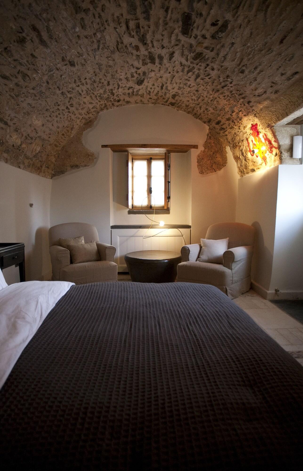 Suite Queen Size Bed