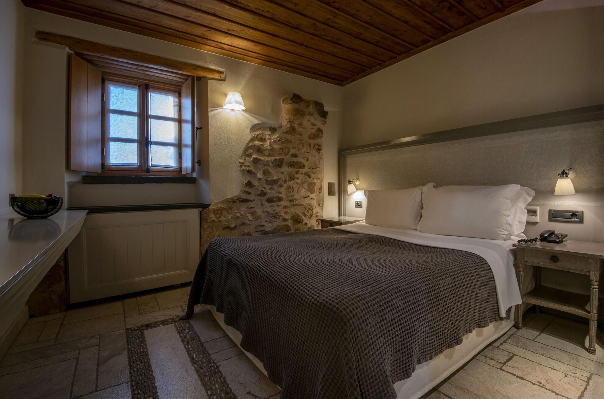 Double Queen Size Bed