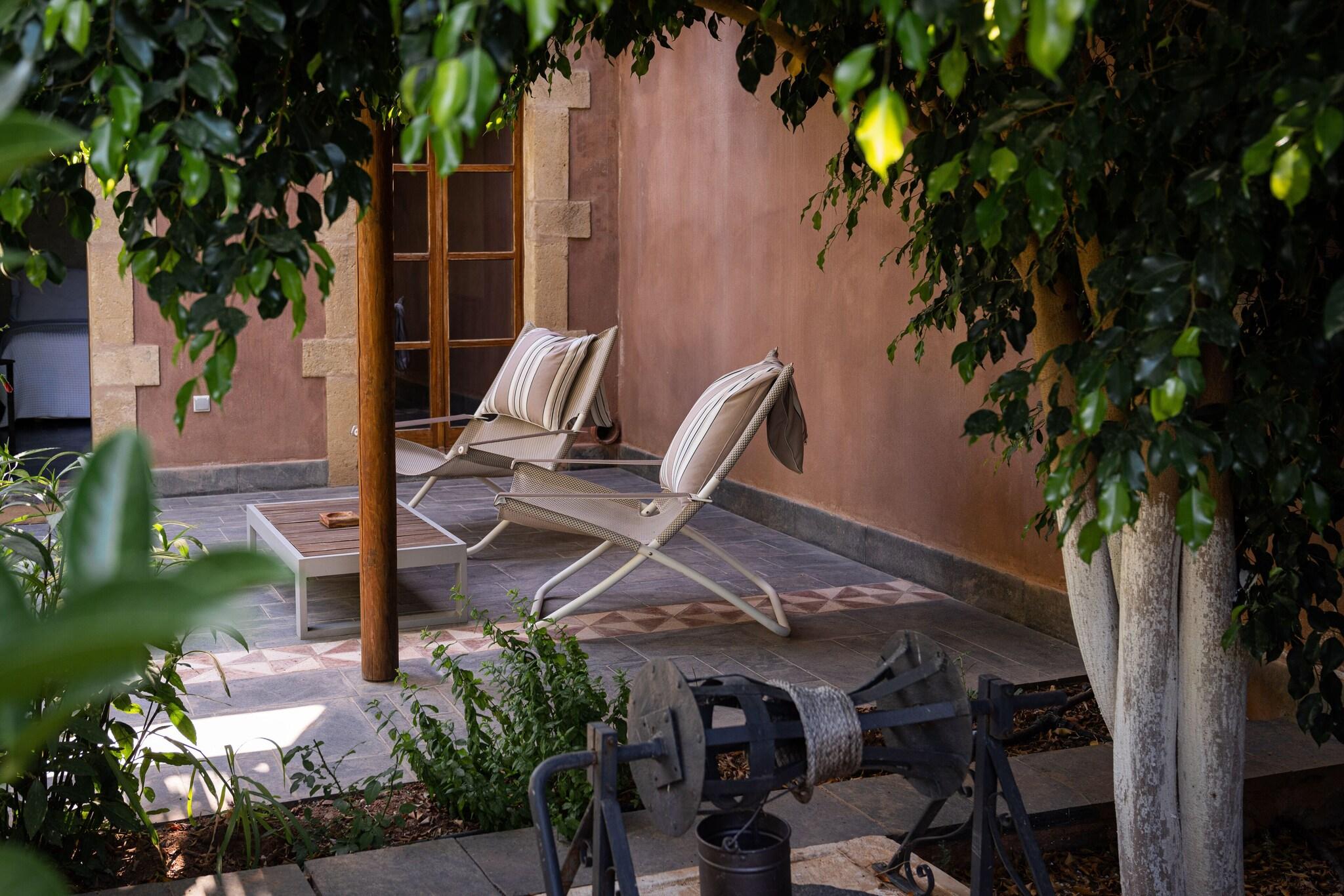 Double Queen Size Bed