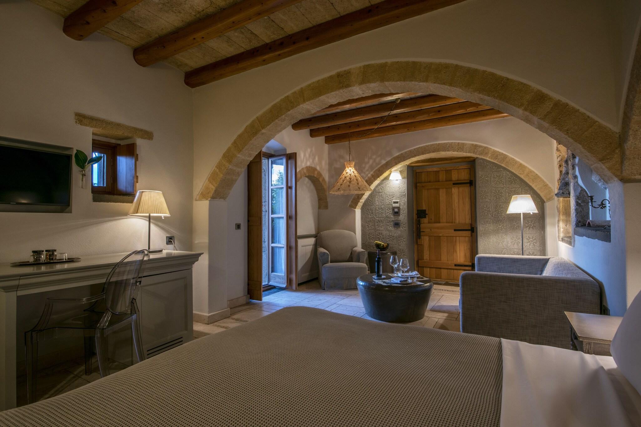 Junior Suite Queen Size Bed