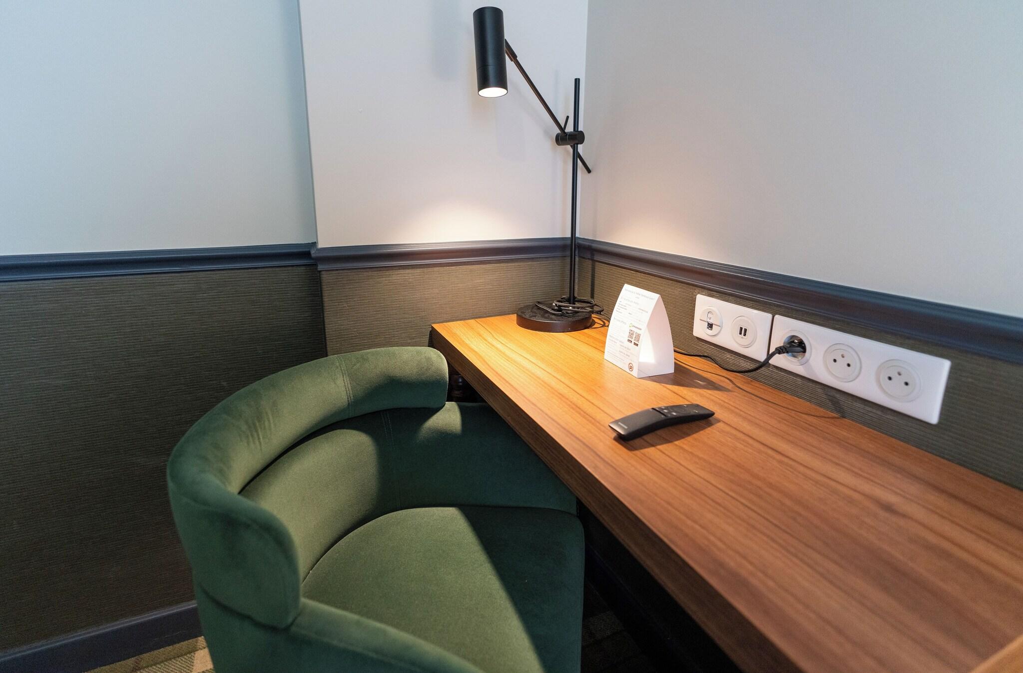 Family Room Connecting Room