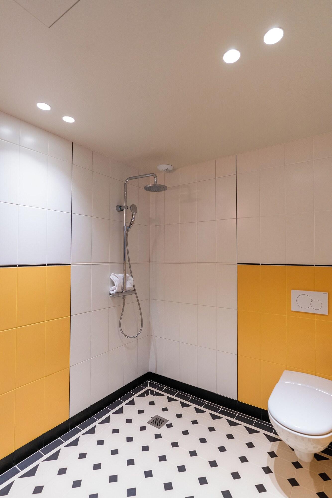 Family Room Connecting Room