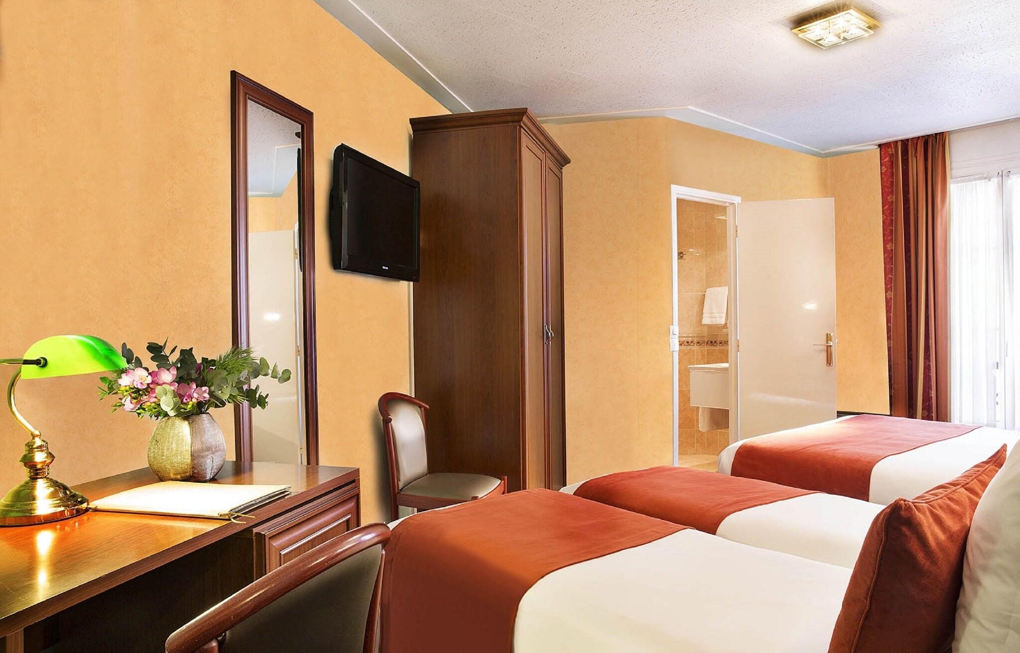 Quadruple Three Beds