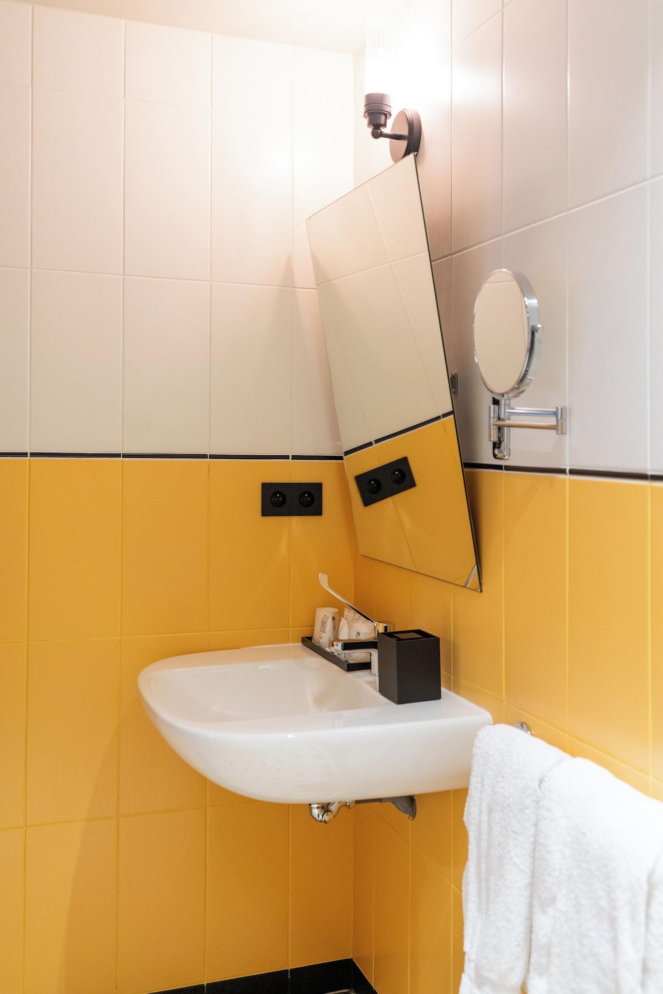 Family Room Connecting Room