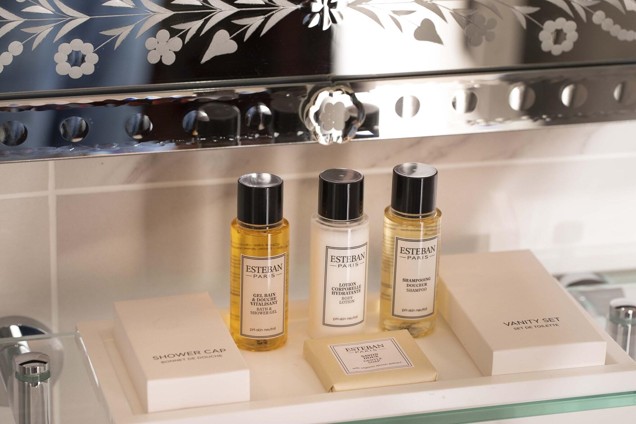 Double Connecting Room