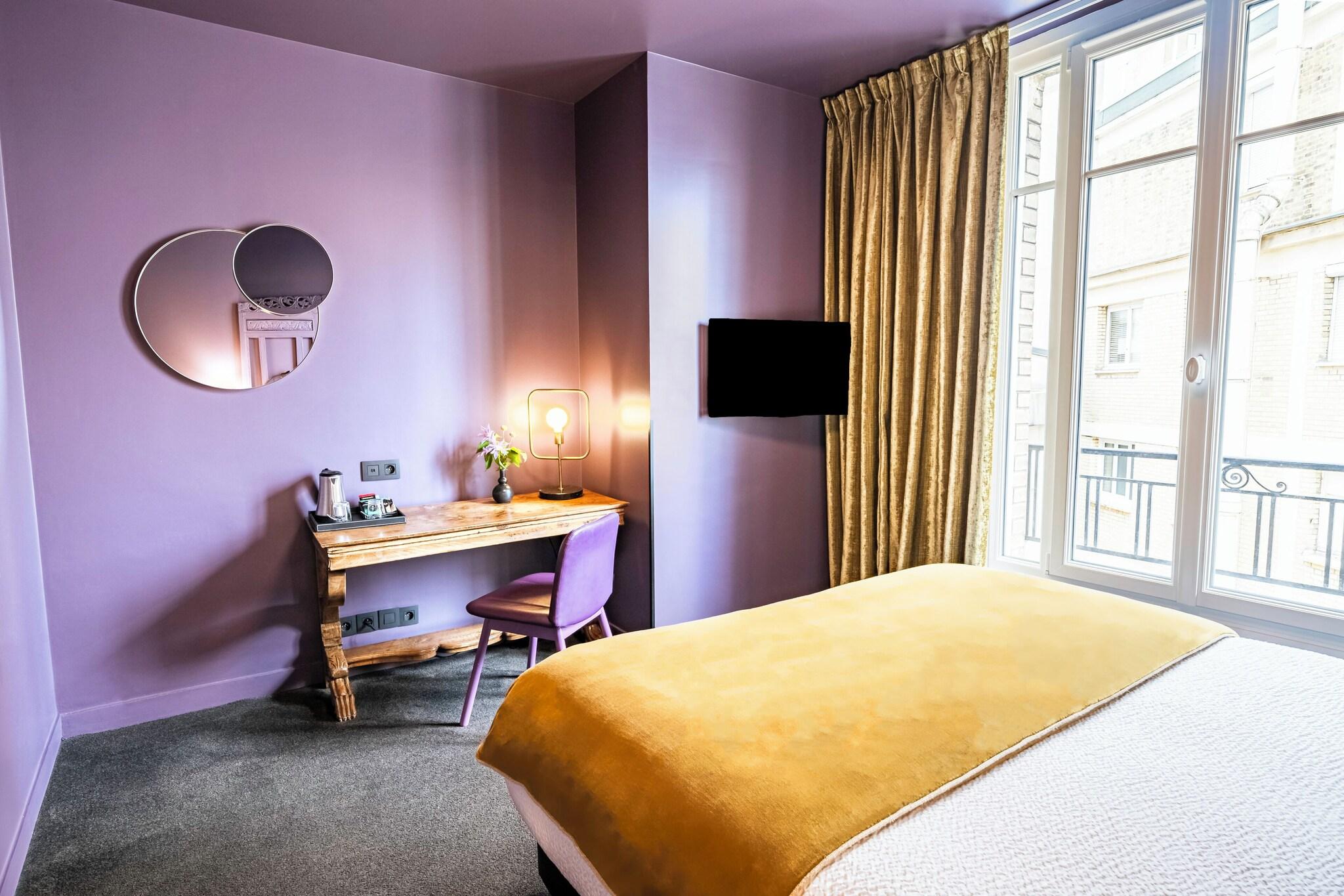 Double Queen Size Bed