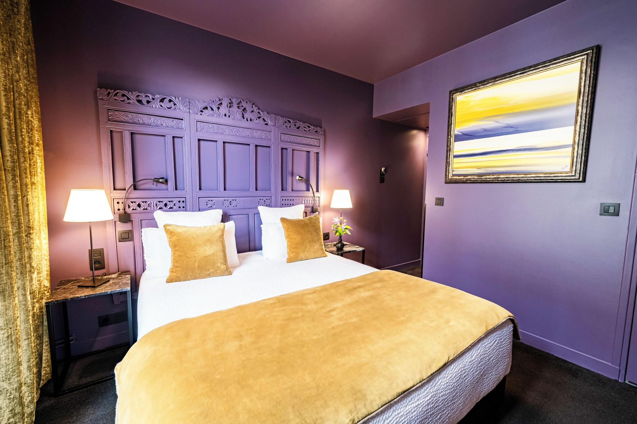 Double Queen Size Bed
