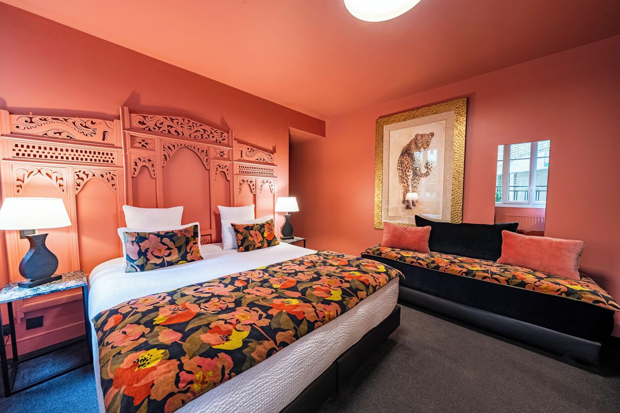 Double Deluxe Queen Bed