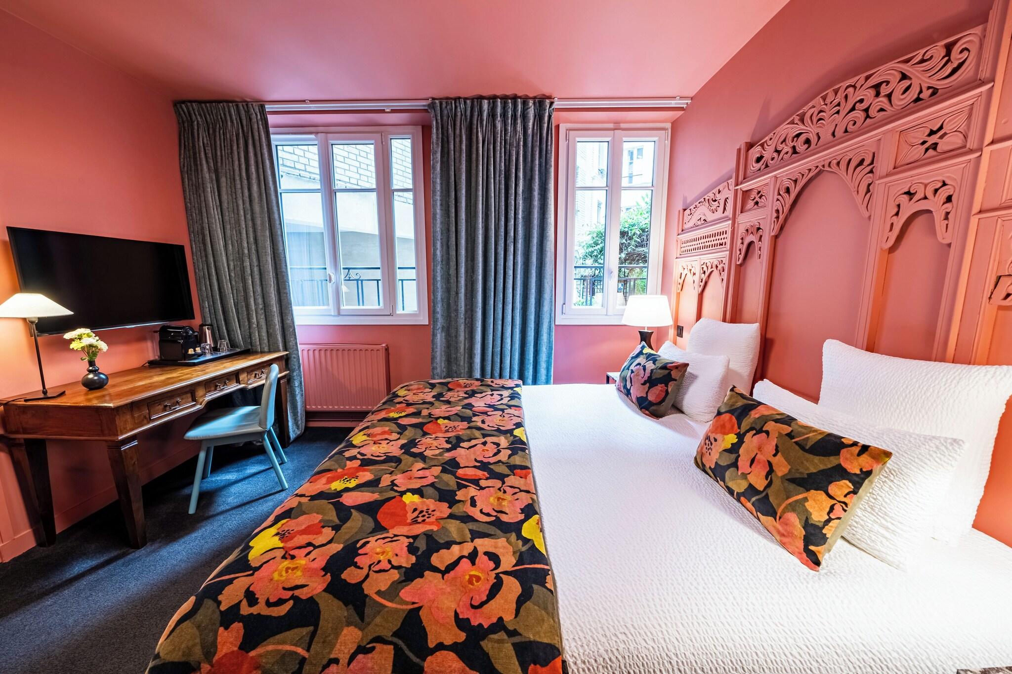 Double Deluxe Queen Bed