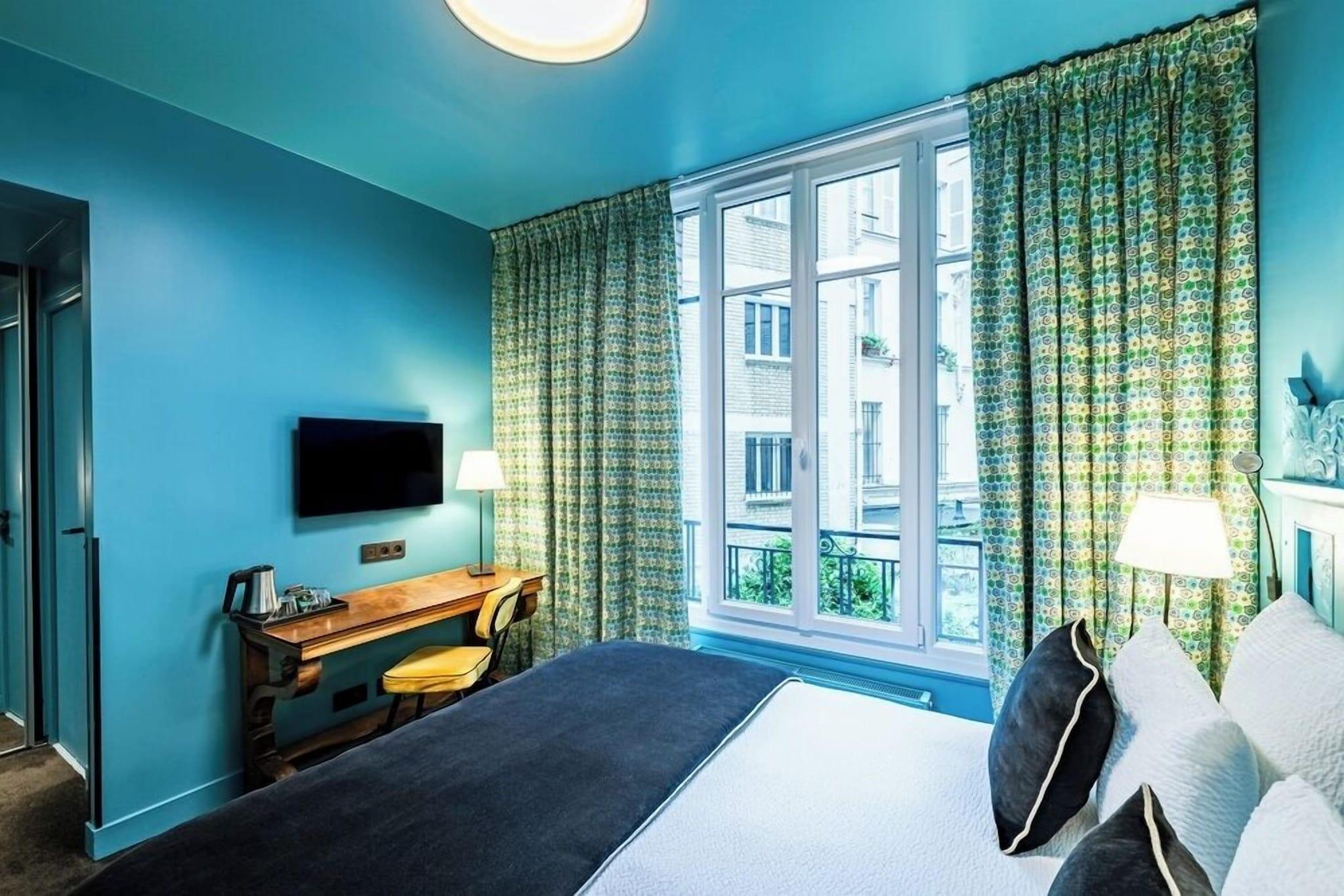 Room Connecting Room